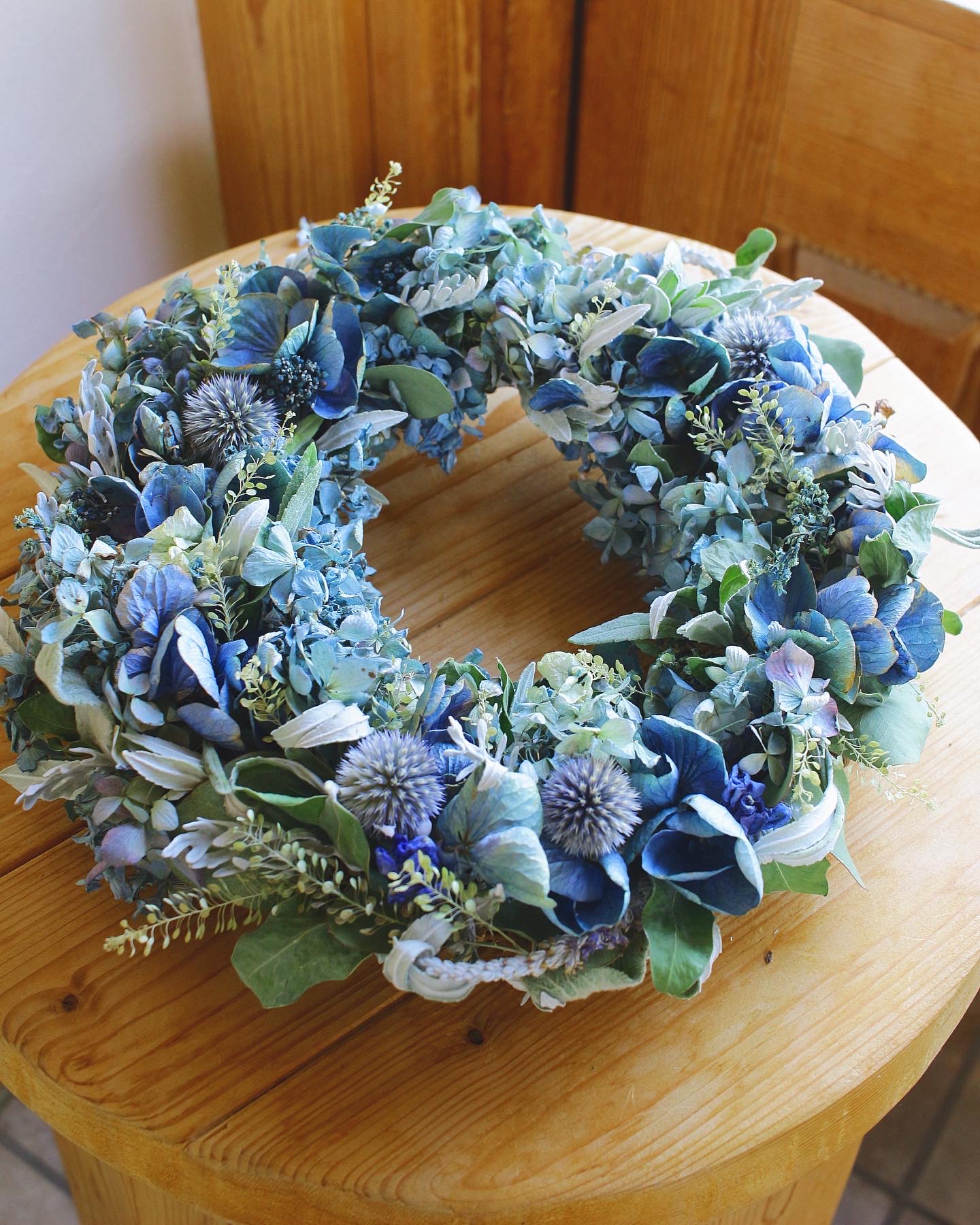 夏を楽しもう⤴藍色紫陽花のハーフリース・モビール　ドライフラワーリース