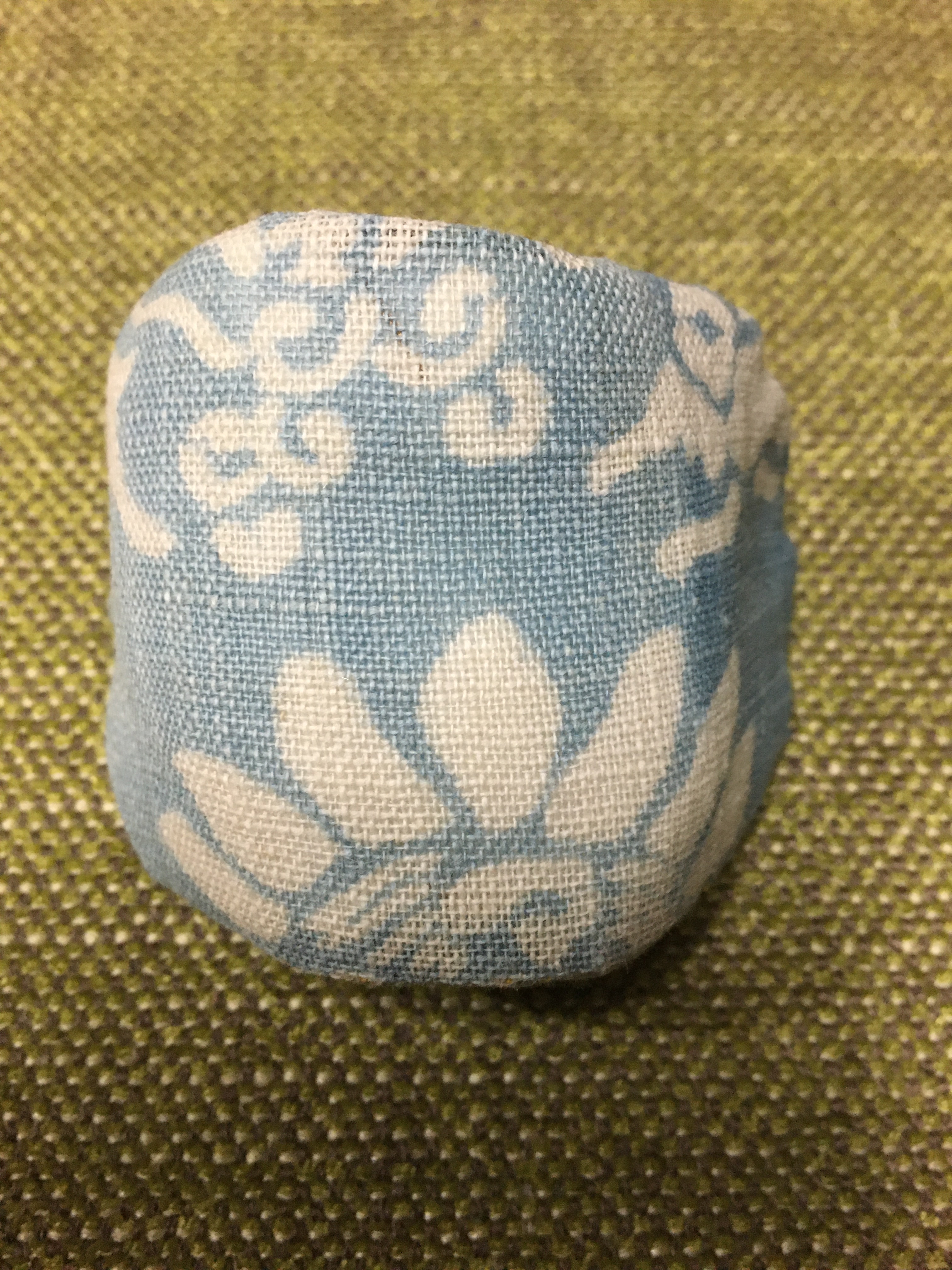ブルーの兎と花柄のバレッタ Iichi ハンドメイド クラフト作品 手仕事品の通販
