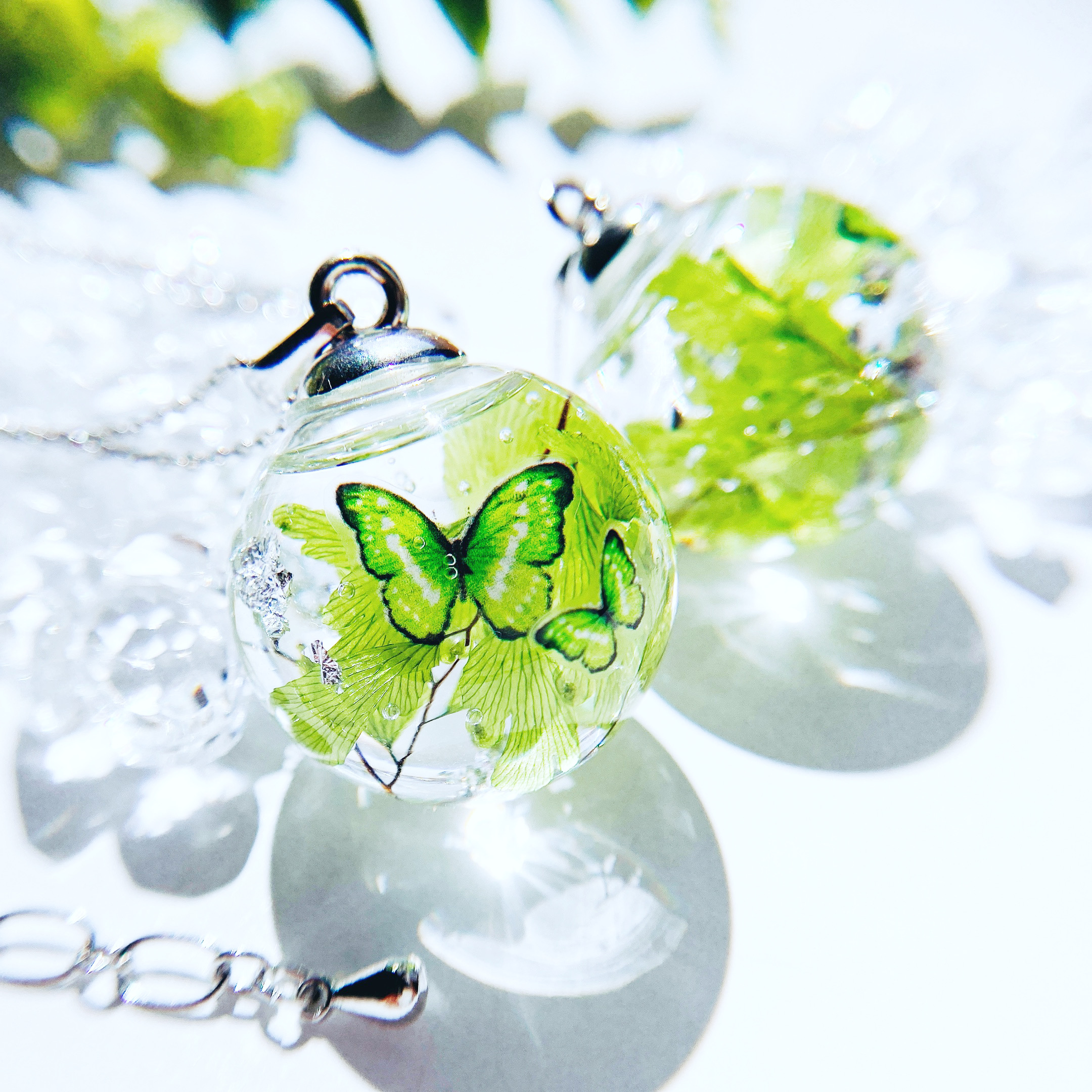 Muscat 蝶とリーフのガラスドーム ピアス イヤリング 秋 Iichi ハンドメイド クラフト作品 手仕事品の通販
