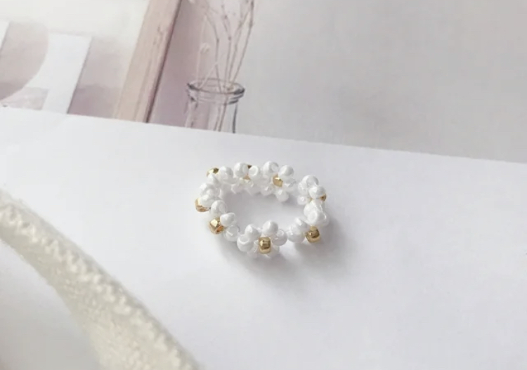 お花ビーズリング セミオーダー ホワイト ゴールド Iichi ハンドメイド クラフト作品 手仕事品の通販