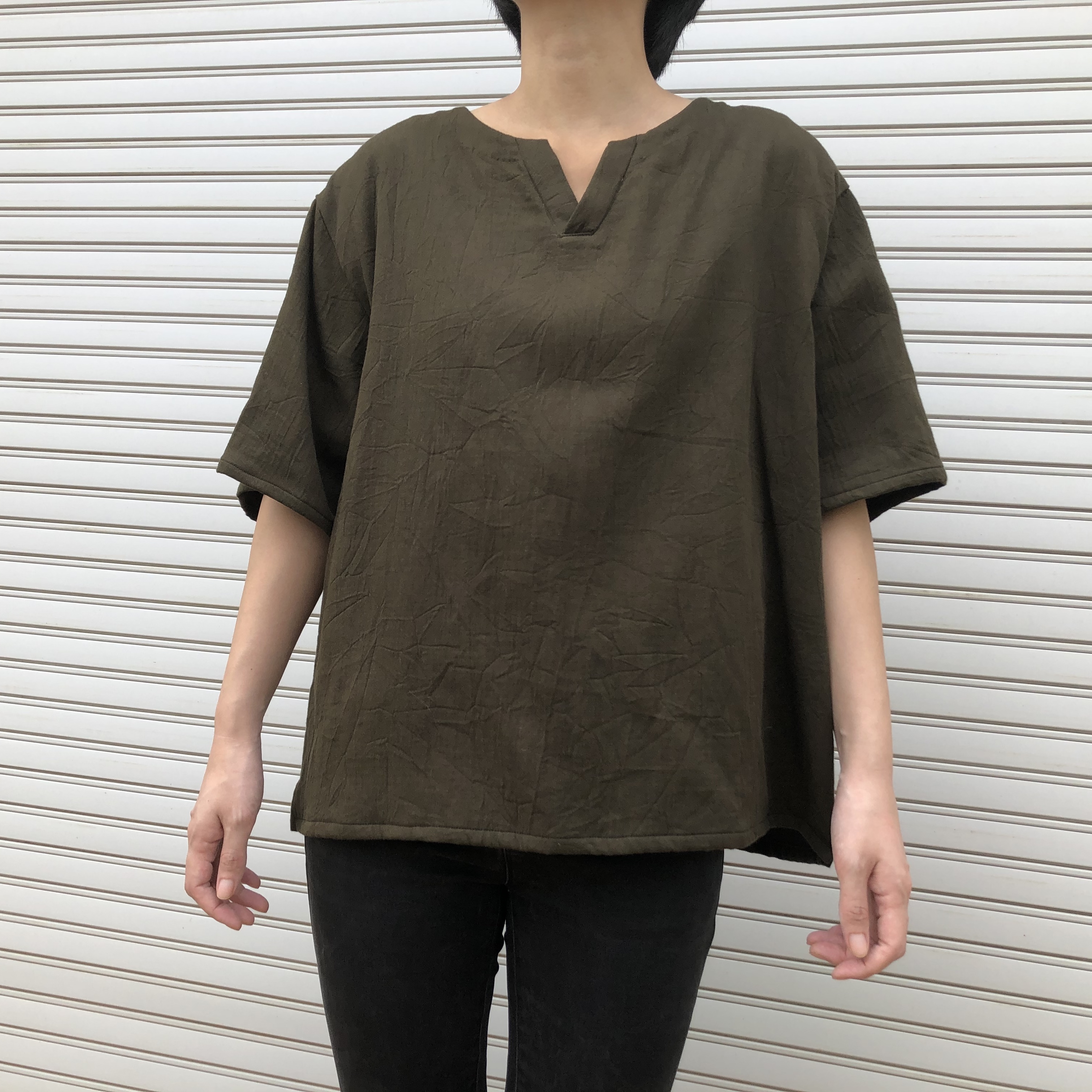 男女とも使える コットン100 高級感あるメンズtシャツ カーキ 半袖 Iichi ハンドメイド クラフト作品 手仕事品の通販