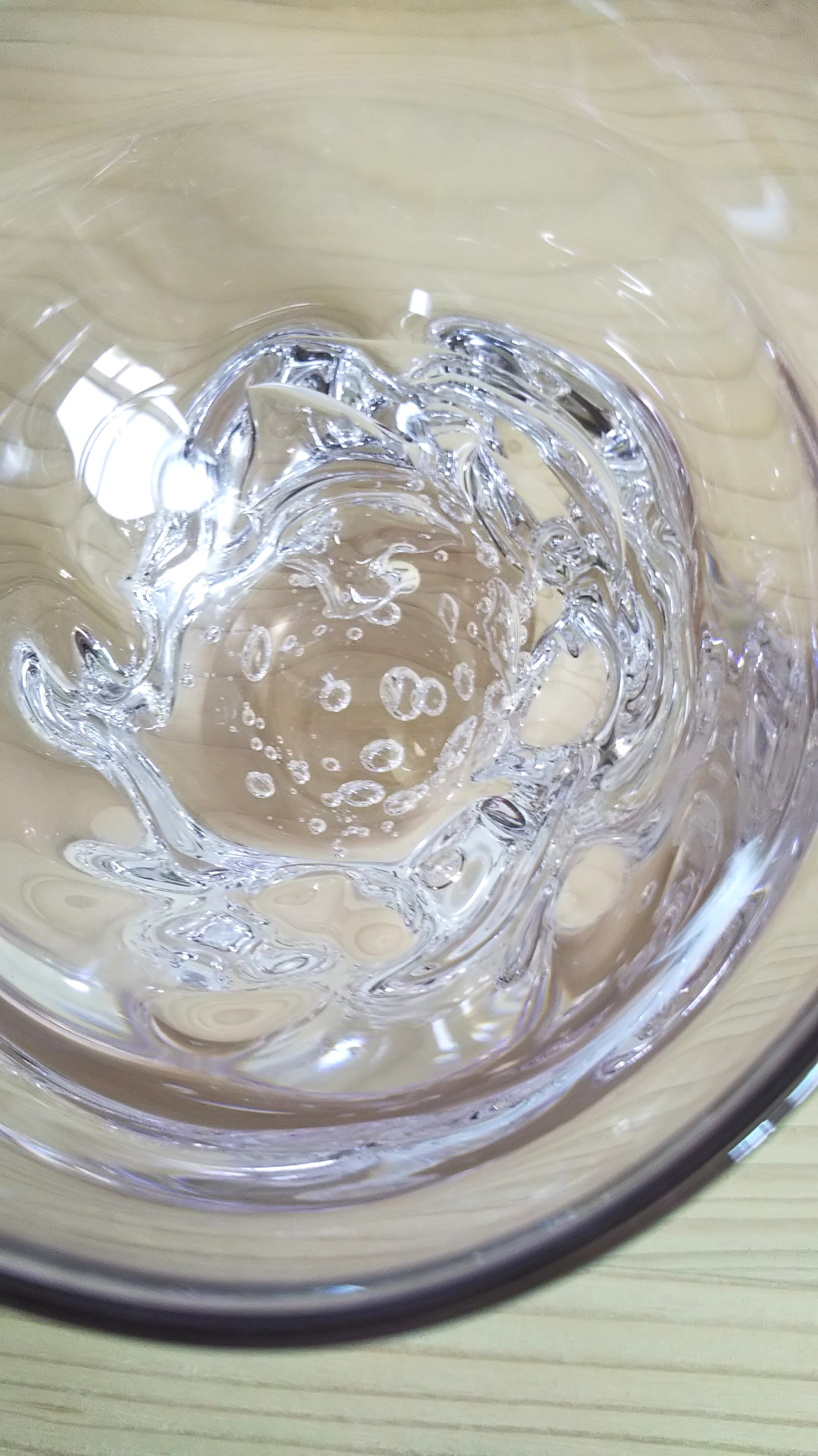 水中から見上げた泡を閉じ込めたようなグラス Iichi ハンドメイド クラフト作品 手仕事品の通販
