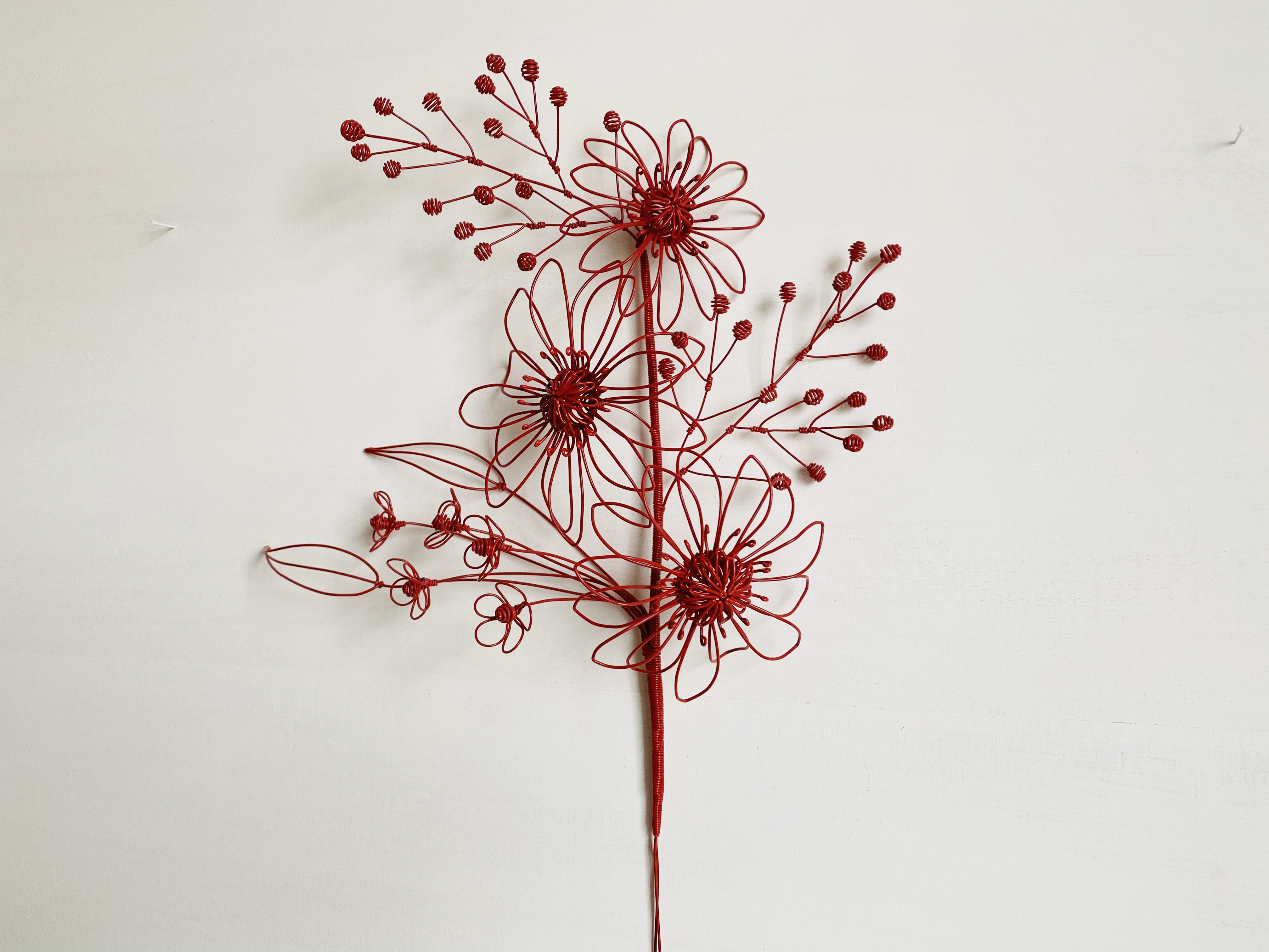 赤い花飾り Iichi ハンドメイド クラフト作品 手仕事品の通販