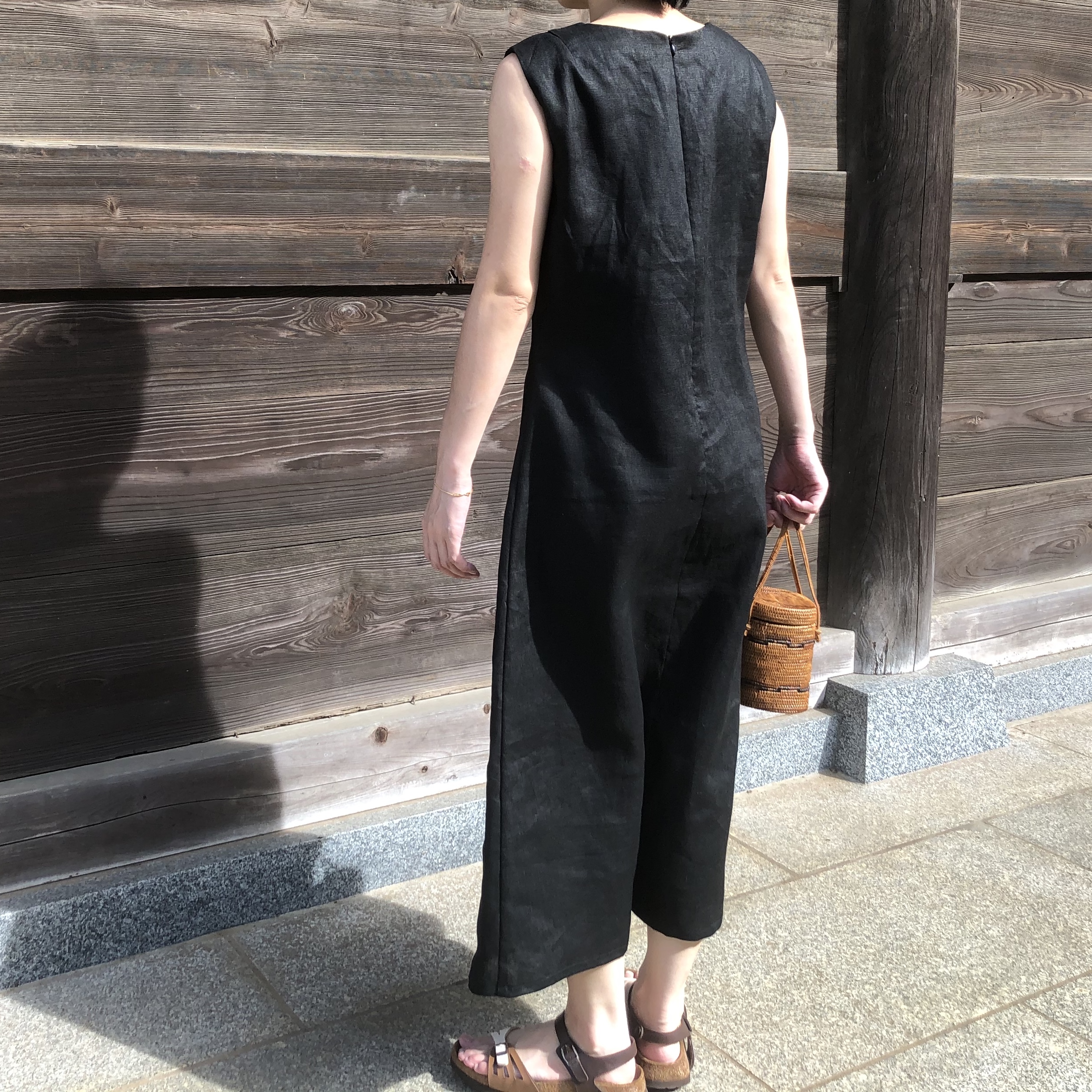 リネン100 涼しいロングノースリーブワンピース 黒 クルーネック Iichi ハンドメイド クラフト作品 手仕事品の通販