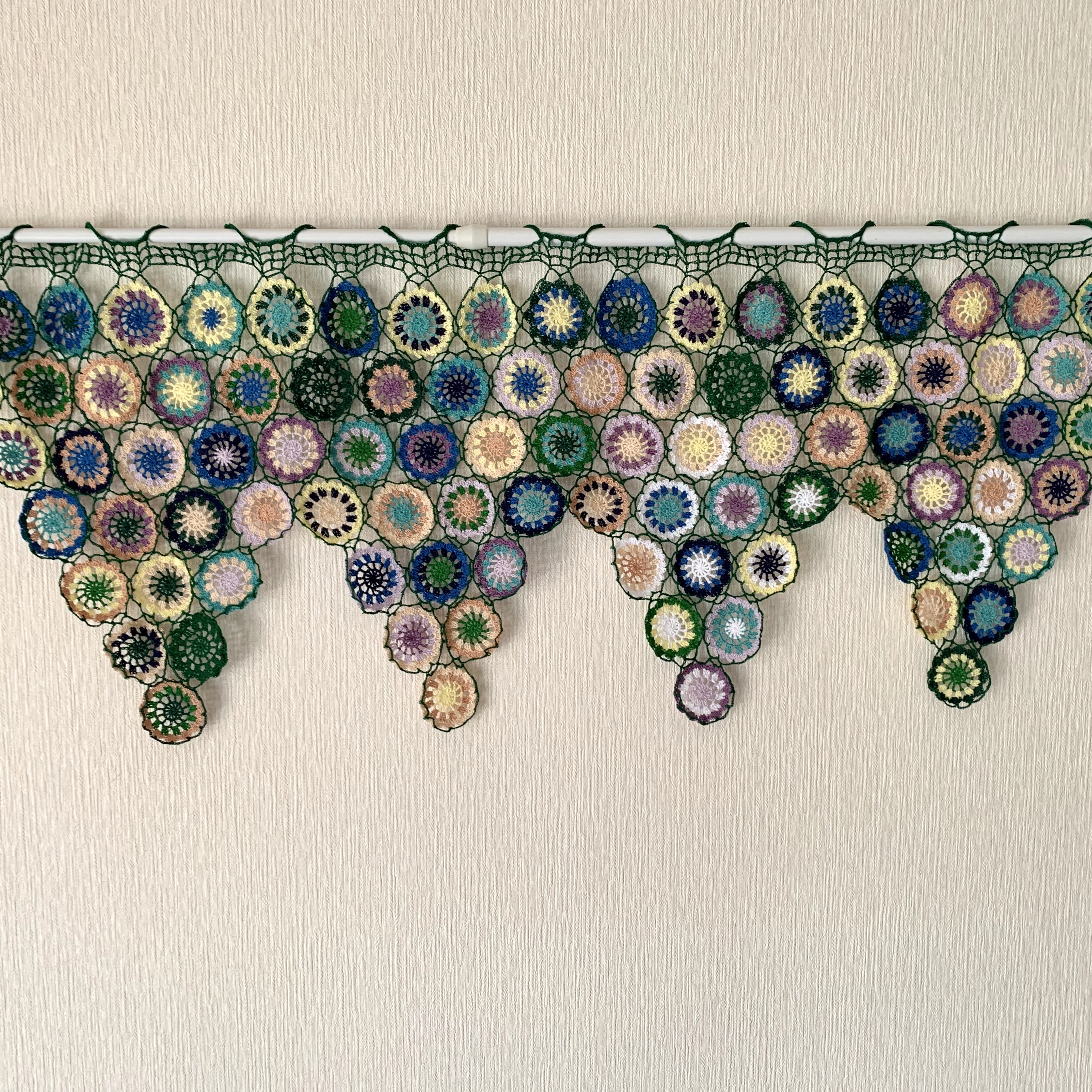 モチーフ コットン かぎ針編みのカフェカーテン 窓 ドア飾り Iichi ハンドメイド クラフト作品 手仕事品の通販