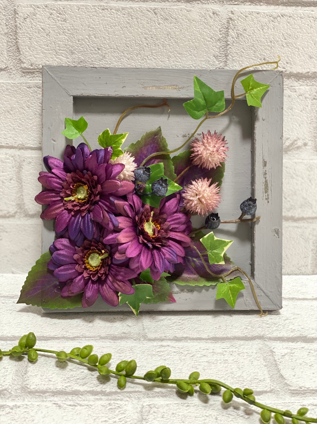 紫のガーベラのアンティーク額縁アレンジ Iichi ハンドメイド クラフト作品 手仕事品の通販