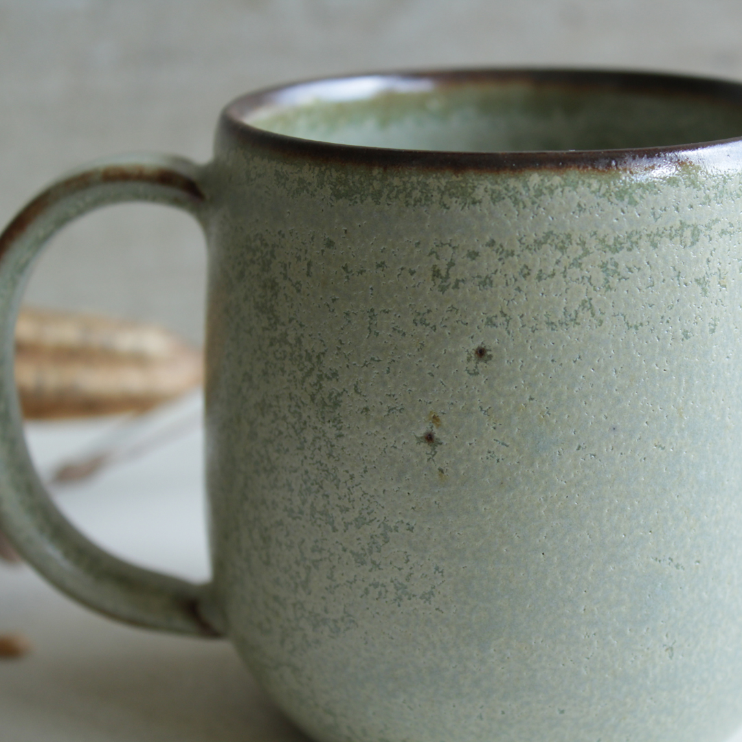 マグカップ 丸底 L 淡いグリーンマット系 陶器 Iichi ハンドメイド クラフト作品 手仕事品の通販