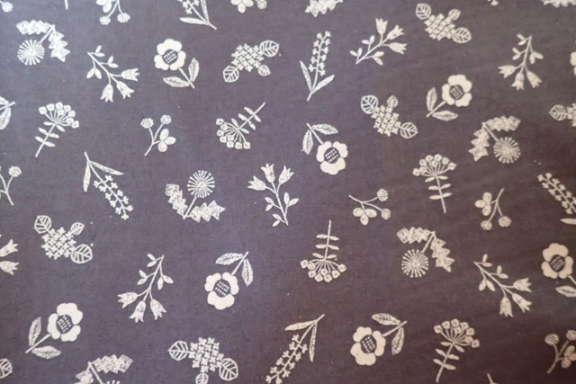 ハーフリネン綿麻 濃いグレー花柄 Iichi ハンドメイド クラフト作品 手仕事品の通販
