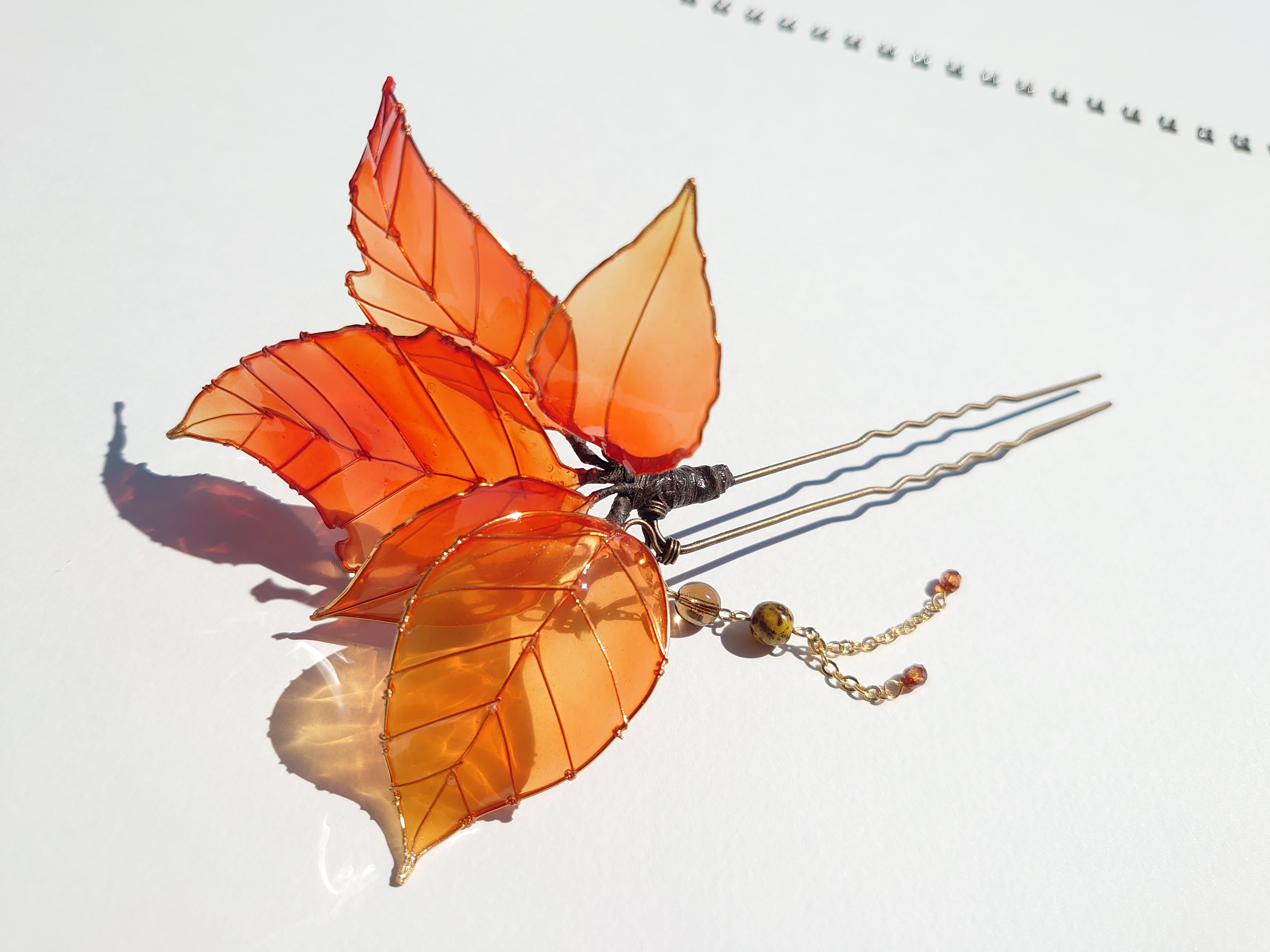 落ち葉の髪飾り Iichi ハンドメイド クラフト作品 手仕事品の通販