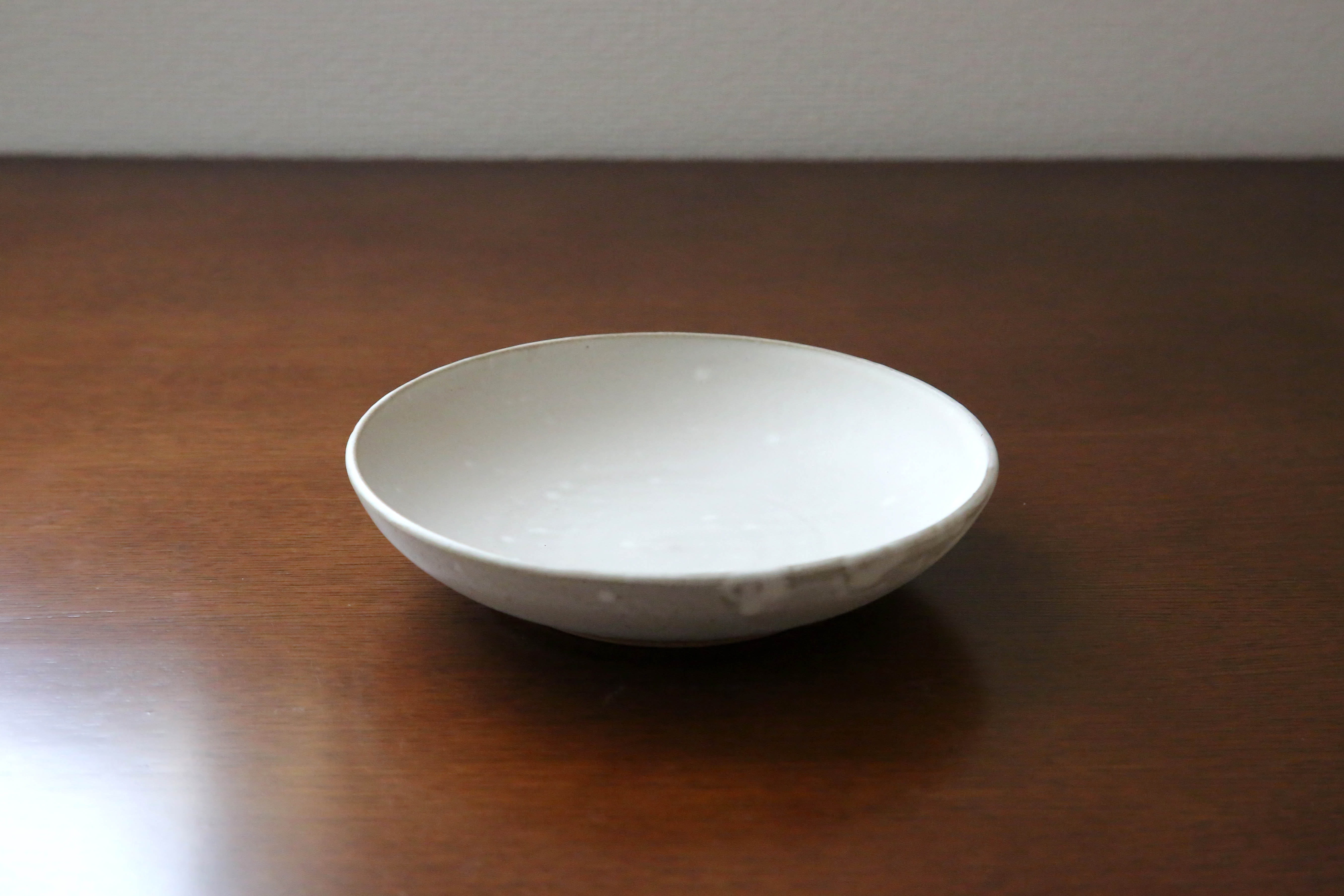 赤土と白マット釉のお皿 ２ Iichi ハンドメイド クラフト作品 手仕事品の通販