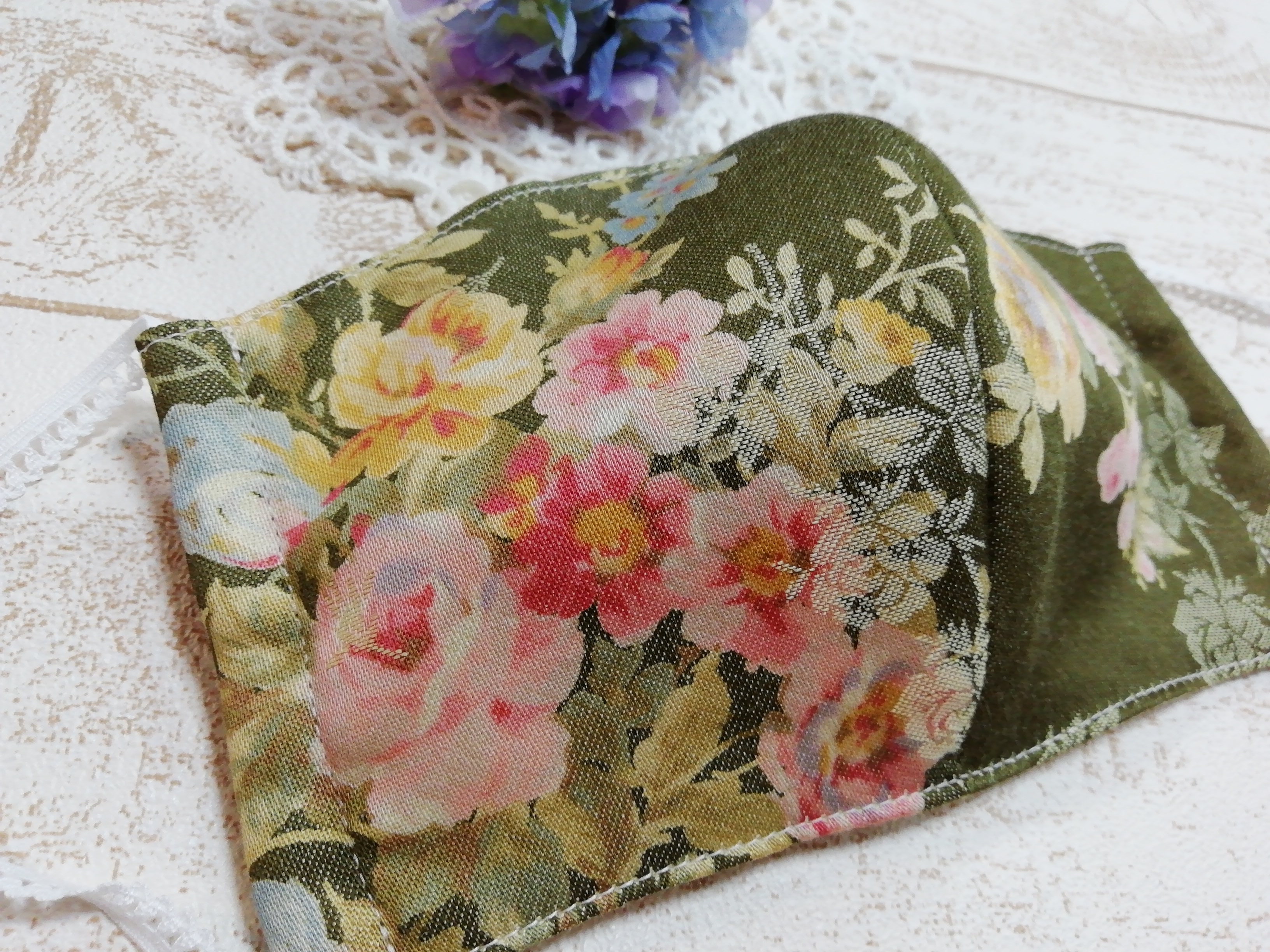 ジャガード織りのバラ柄お洒落マスク 大人立体マスク Iichi ハンドメイド クラフト作品 手仕事品の通販