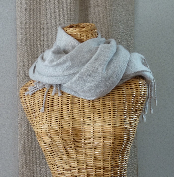 手織りカシミアストール・・オートミール | iichi ハンドメイド 