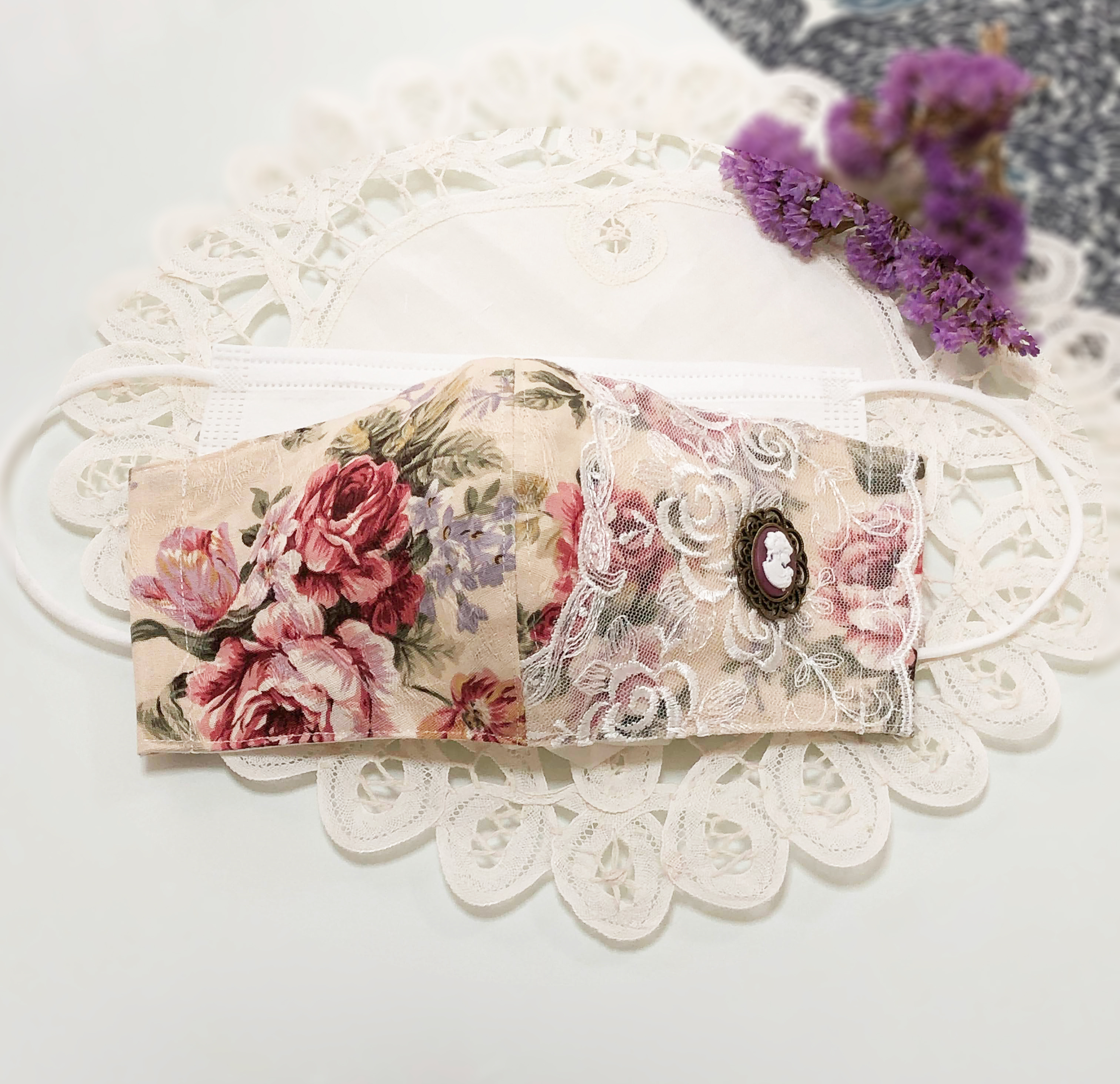 ジャガード織 ロココ調バラ模様の レースマスク カメオピンバッチ付き Iichi ハンドメイド クラフト作品 手仕事品の通販