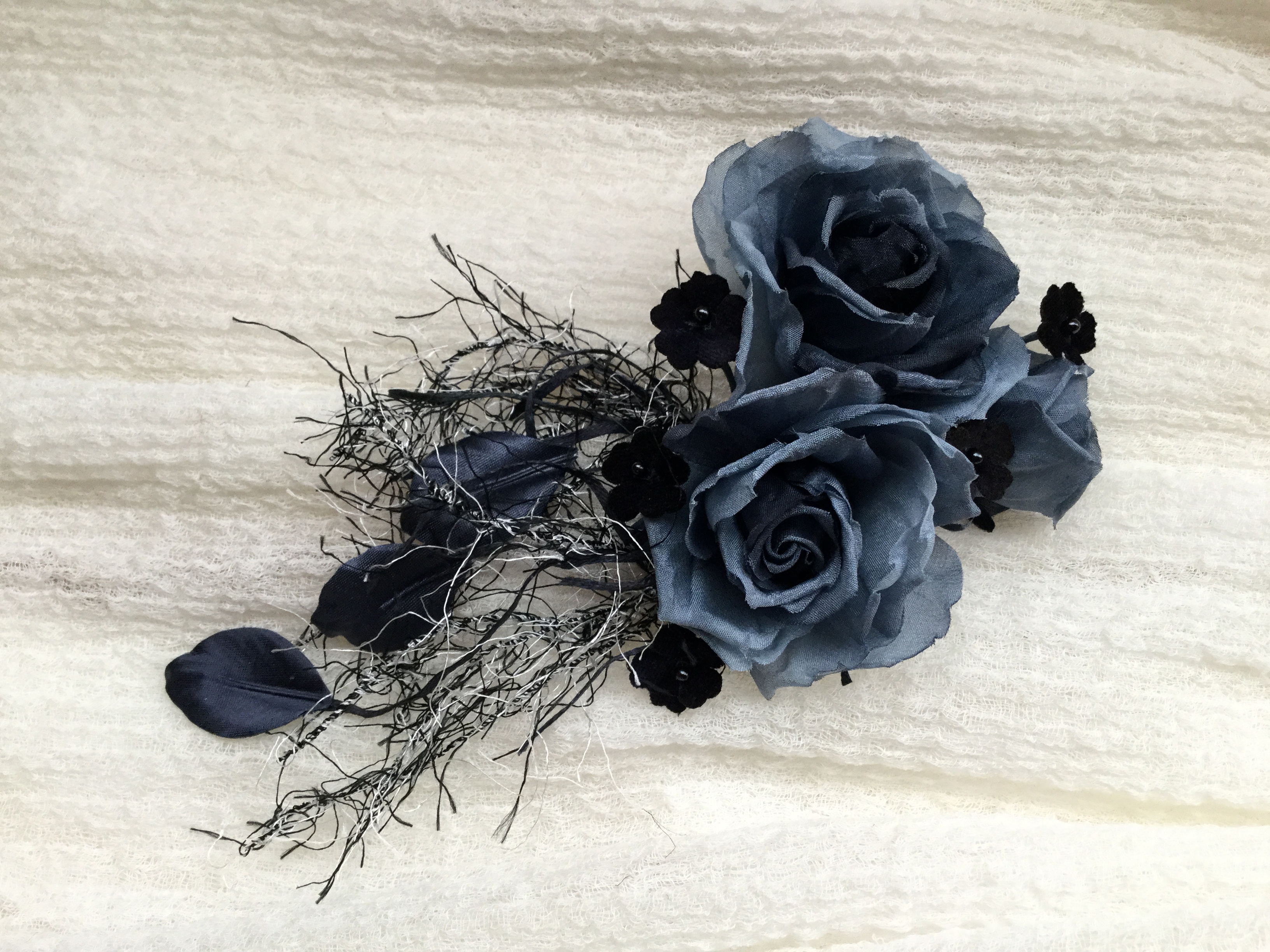 再販黒とグレーの薔薇 Iichi ハンドメイド クラフト作品 手仕事品の通販