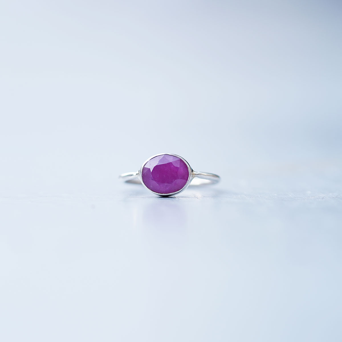 ルビー 天然石 宝石 大粒 一粒 シルバーリング Iichi ハンドメイド クラフト作品 手仕事品の通販