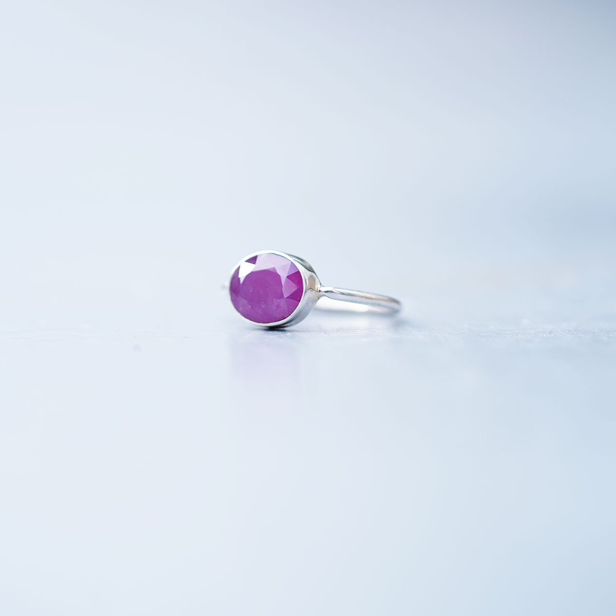 ルビー 天然石 宝石 大粒 一粒 シルバーリング Iichi ハンドメイド クラフト作品 手仕事品の通販