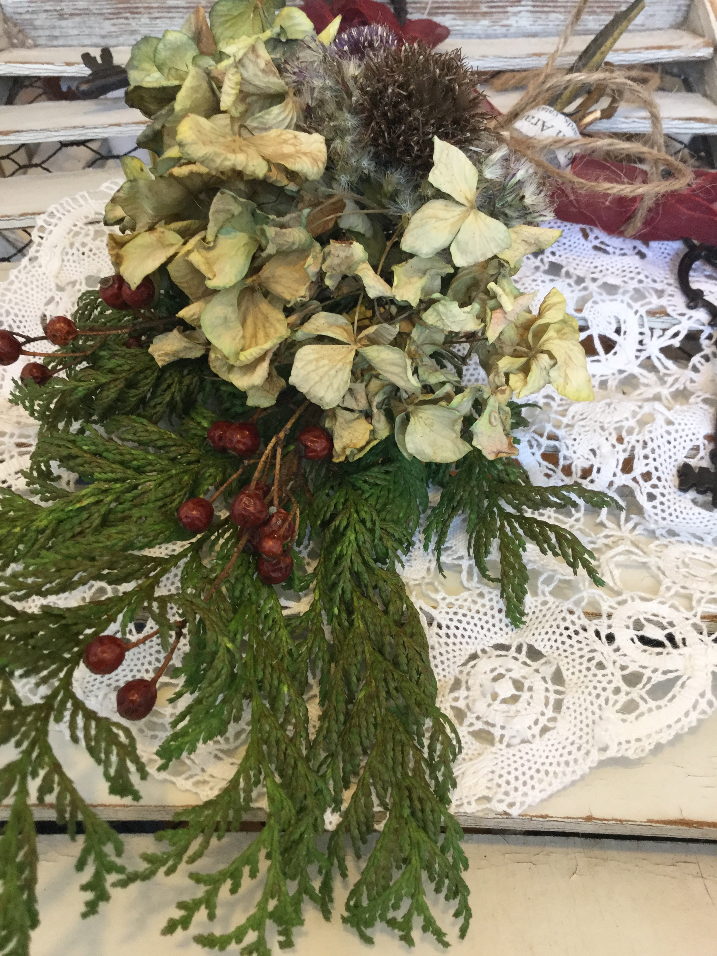 アンティーク色秋色紫陽花と森の香りスワッグ30センチ Iichi ハンドメイド クラフト作品 手仕事品の通販