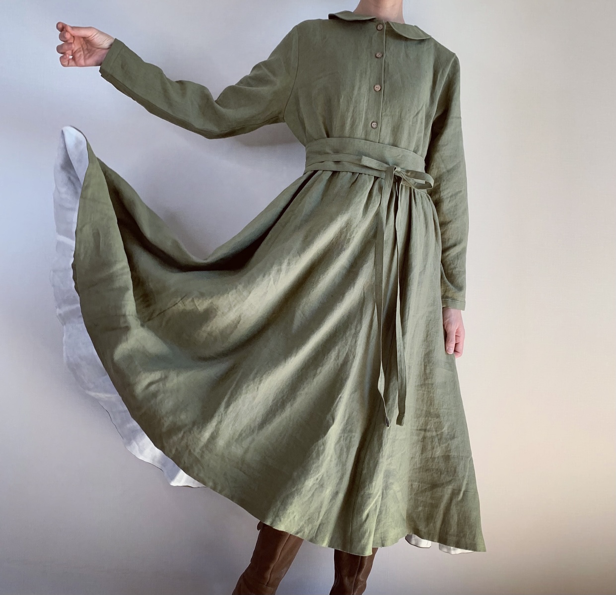 値下げ 裾裏配色ポイント丸襟ワンピース カーキ色 Iichi ハンドメイド クラフト作品 手仕事品の通販