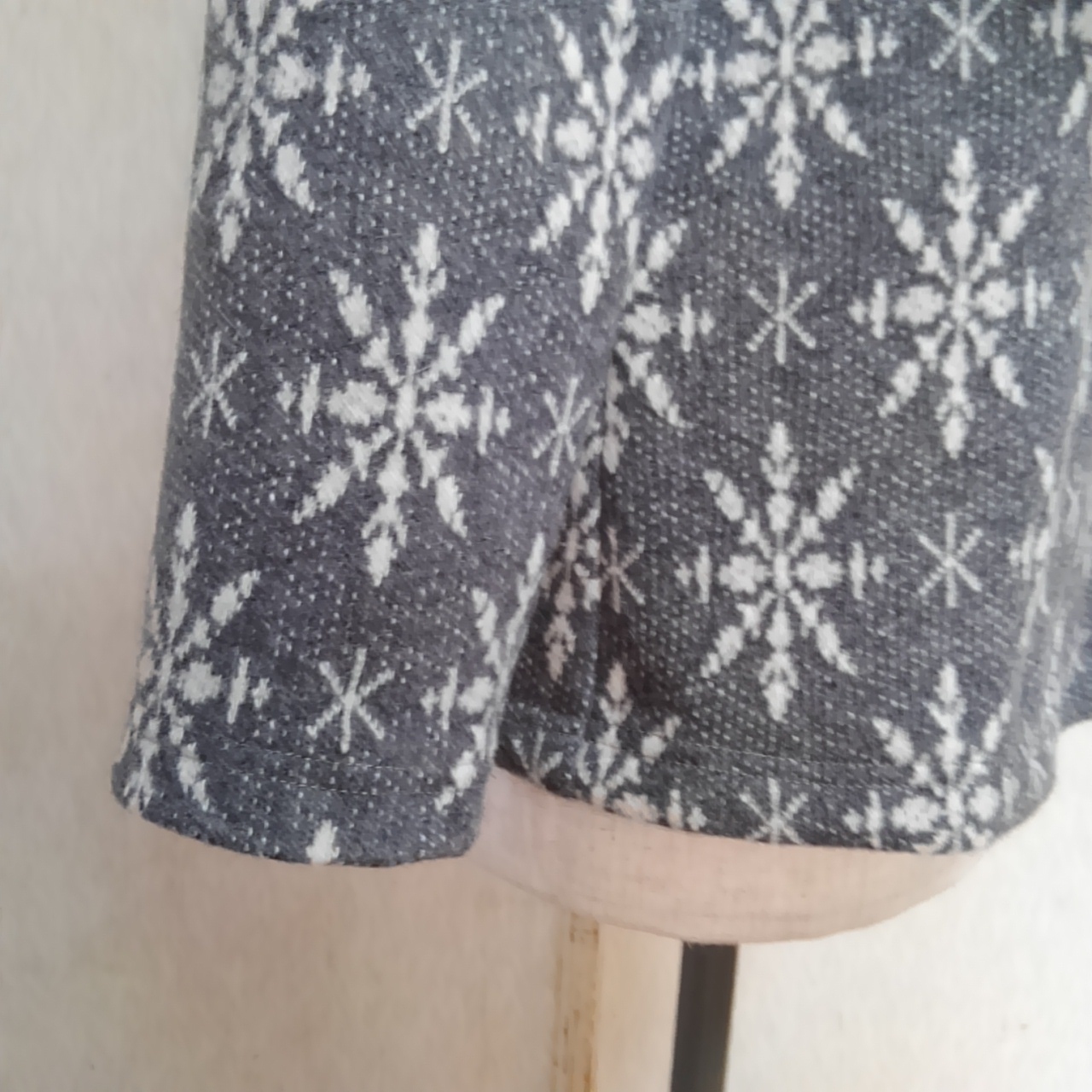 ウール ニット生地 プルオーバー グレー 雪柄 Lサイズ Iichi ハンドメイド クラフト作品 手仕事品の通販