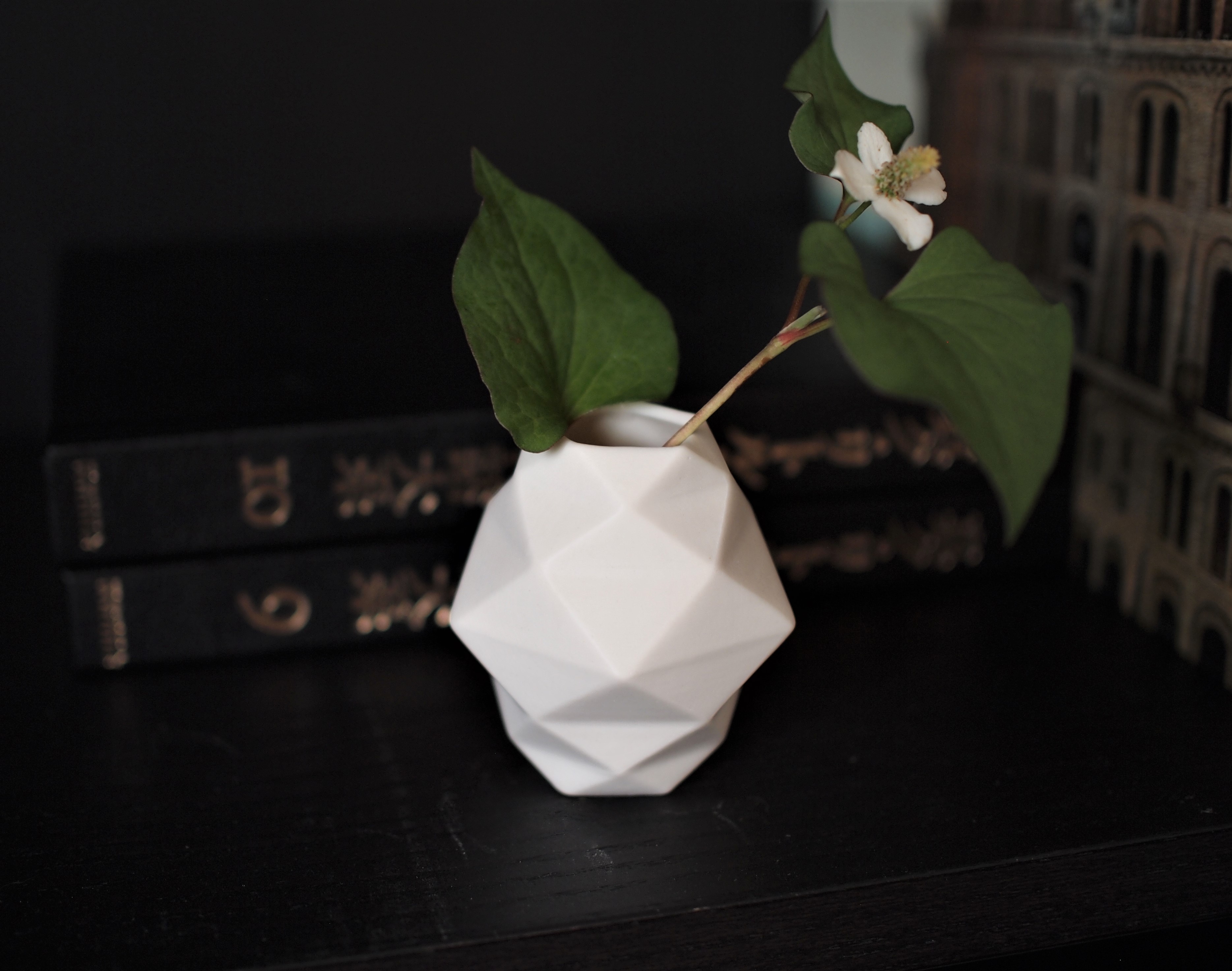 Origami一輪挿し ホワイト Iichi ハンドメイド クラフト作品 手仕事品の通販
