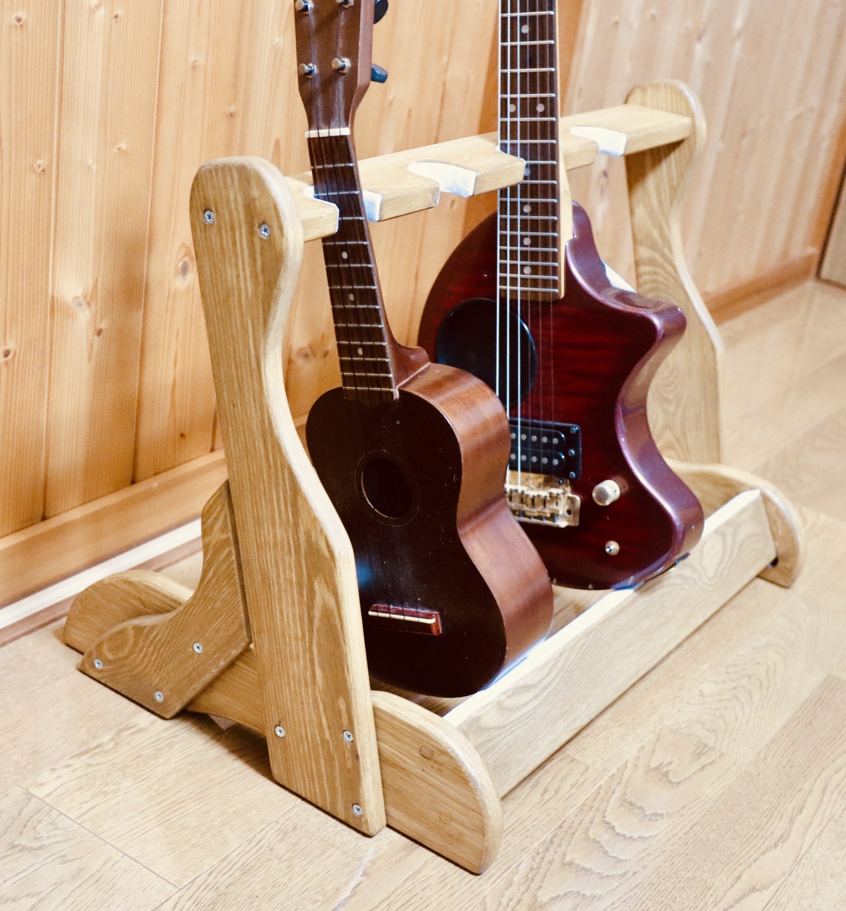 24時間以内に発送 手作り木工 ウクレレ ミニギタースタンド オーク ４本掛け Iichi ハンドメイド クラフト作品 手仕事品の通販