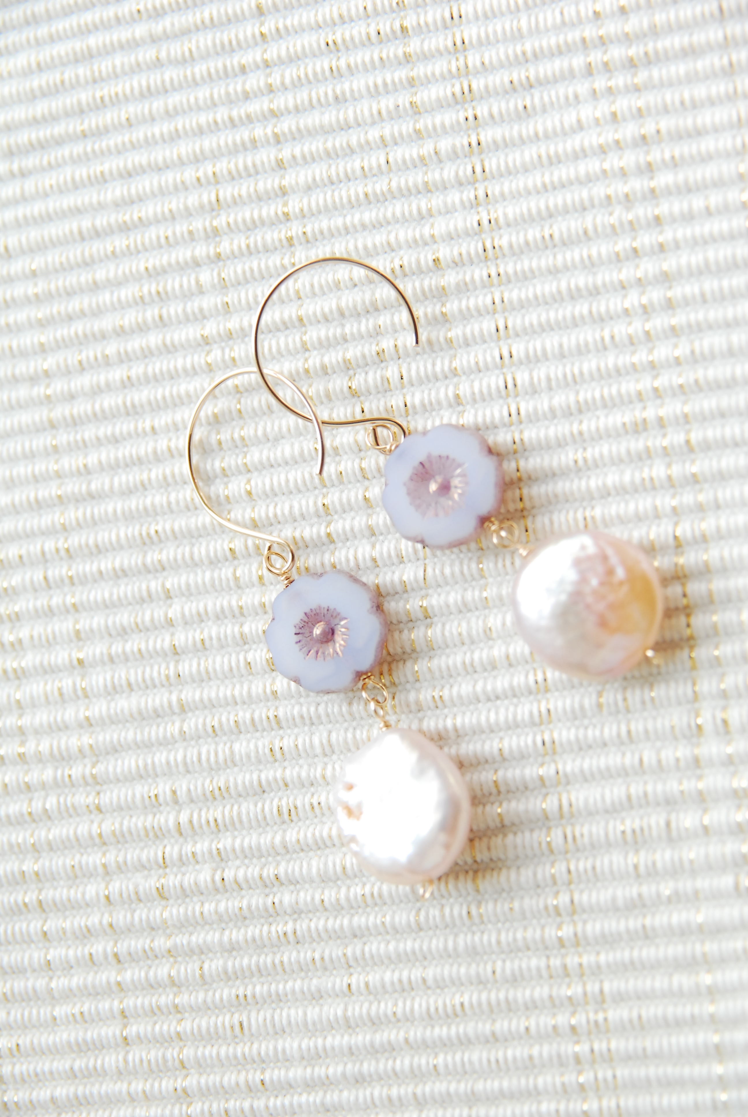 チェコフラワービーズとコインパールのピアス １４kgf Iichi ハンドメイド クラフト作品 手仕事品の通販