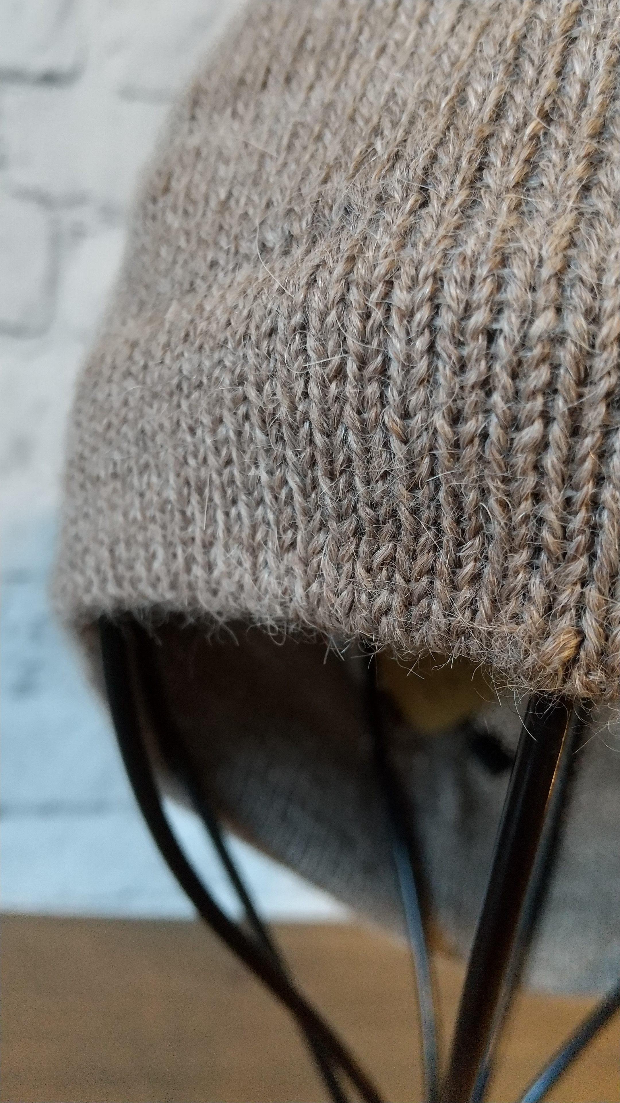 アルパカ柄ニット帽 ダークベージュ Iichi ハンドメイド クラフト作品 手仕事品の通販