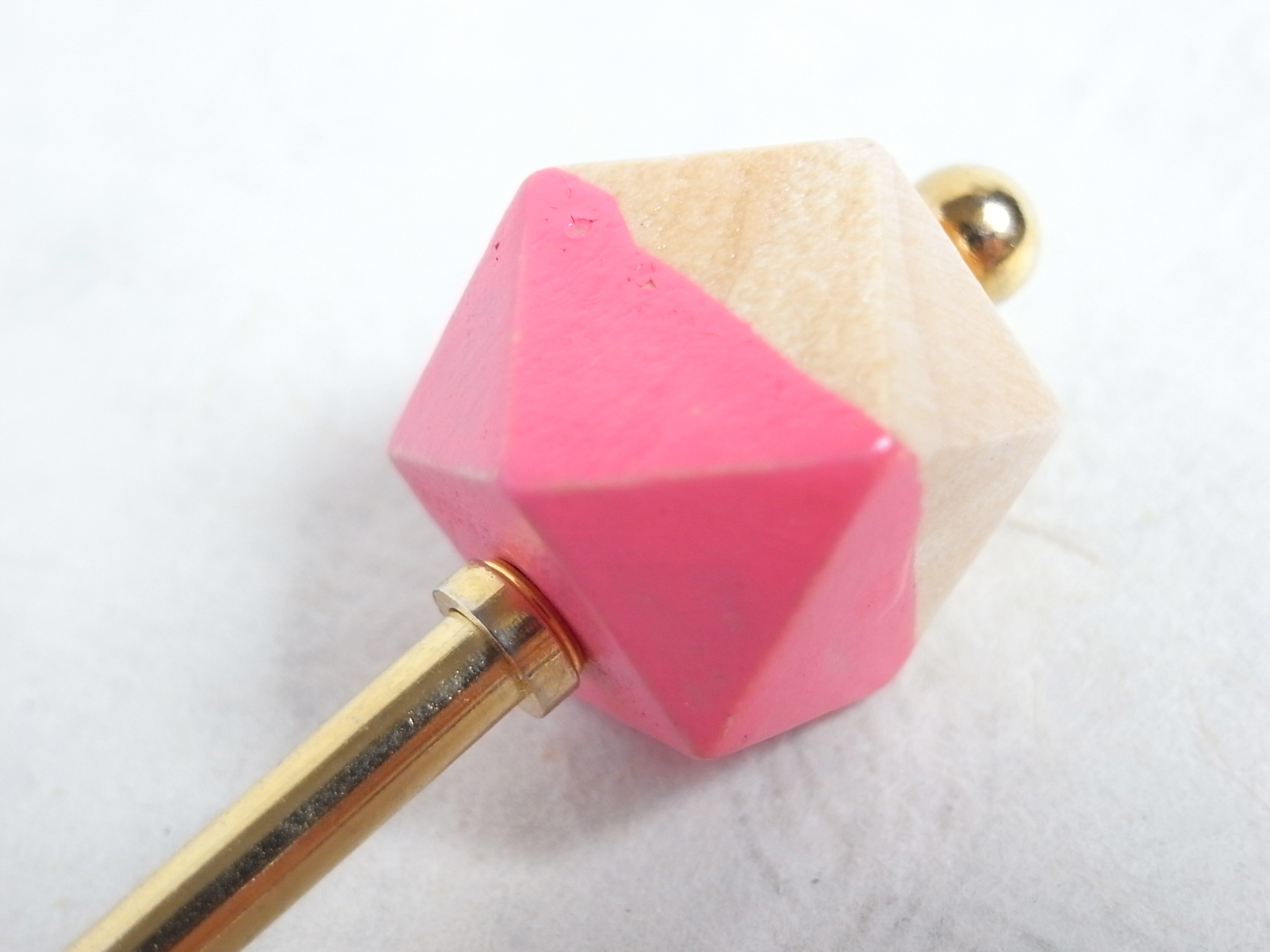 かんざし 木製の多角形ビーズ ピンク Iichi ハンドメイド クラフト作品 手仕事品の通販