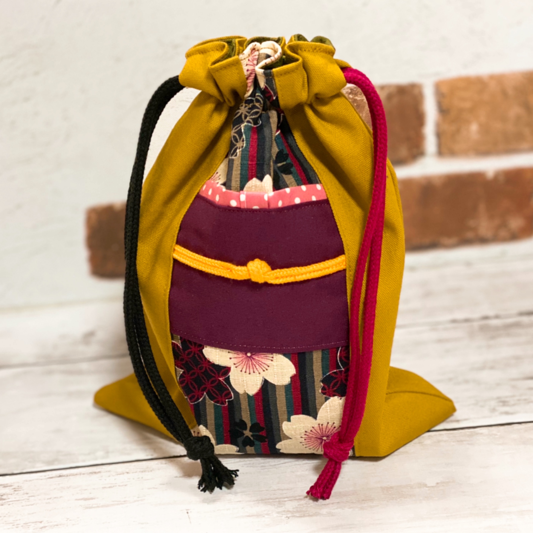 着物みたいな巾着袋 小 和柄 桜 ストライプ Iichi ハンドメイド クラフト作品 手仕事品の通販