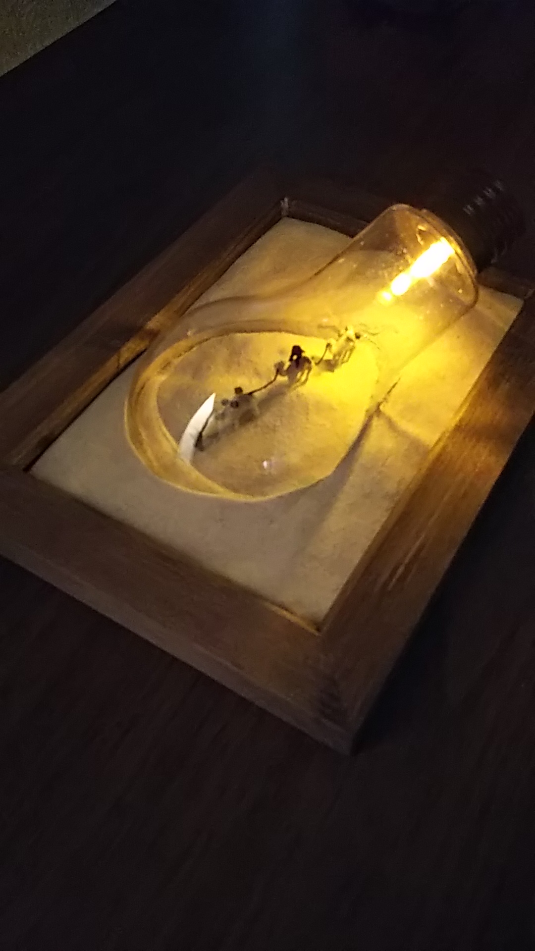 偶蹄目と霊長目の共同主観的存在構造 ラクダさんの電球テラリウム Iichi ハンドメイド クラフト作品 手仕事品の通販