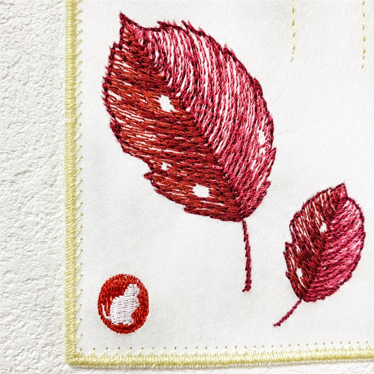 刺しゅうで作った うれしっしゅの絵はがき 秋 落ち葉 さつまいも シュウメイギク 各1枚の3枚セット Iichi ハンドメイド クラフト作品 手仕事品の通販