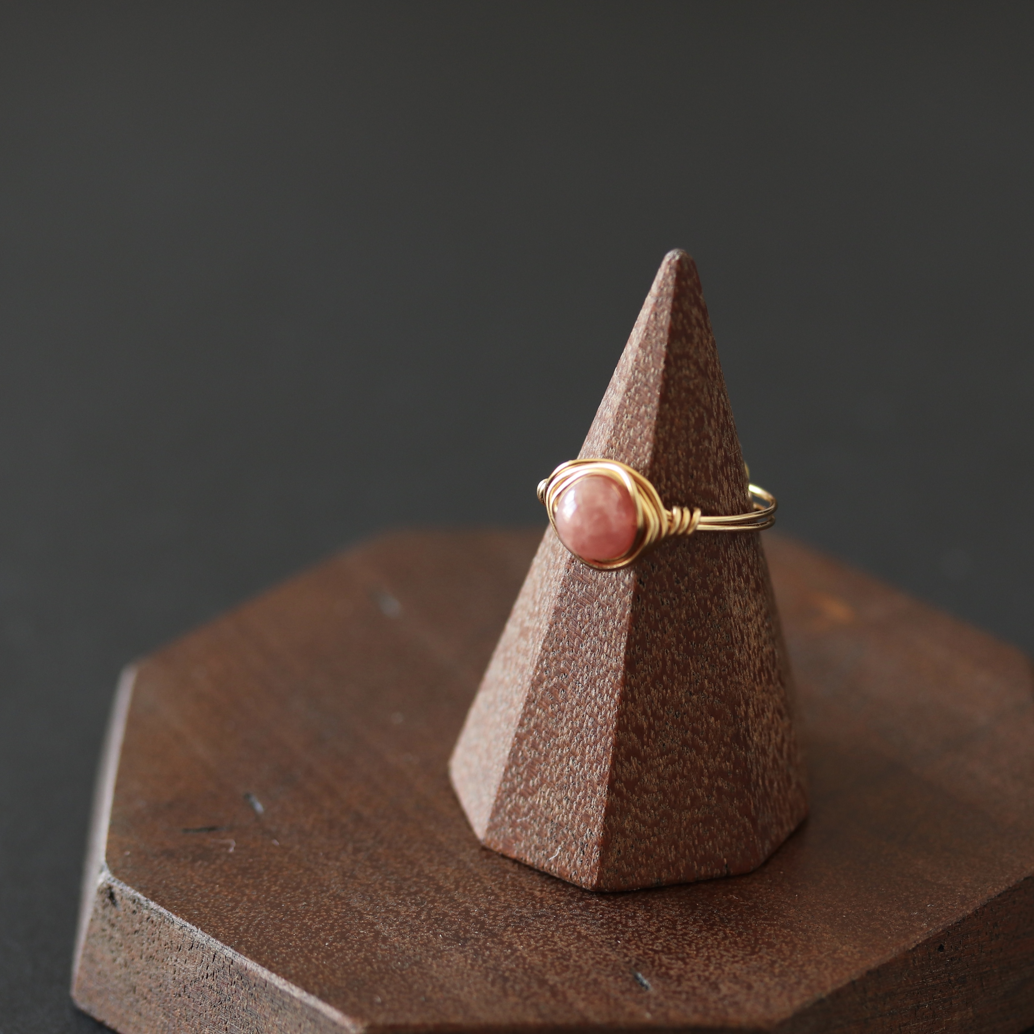 14kgf インカローズのワイヤーリング 7月誕生石 Iichi ハンドメイド クラフト作品 手仕事品の通販