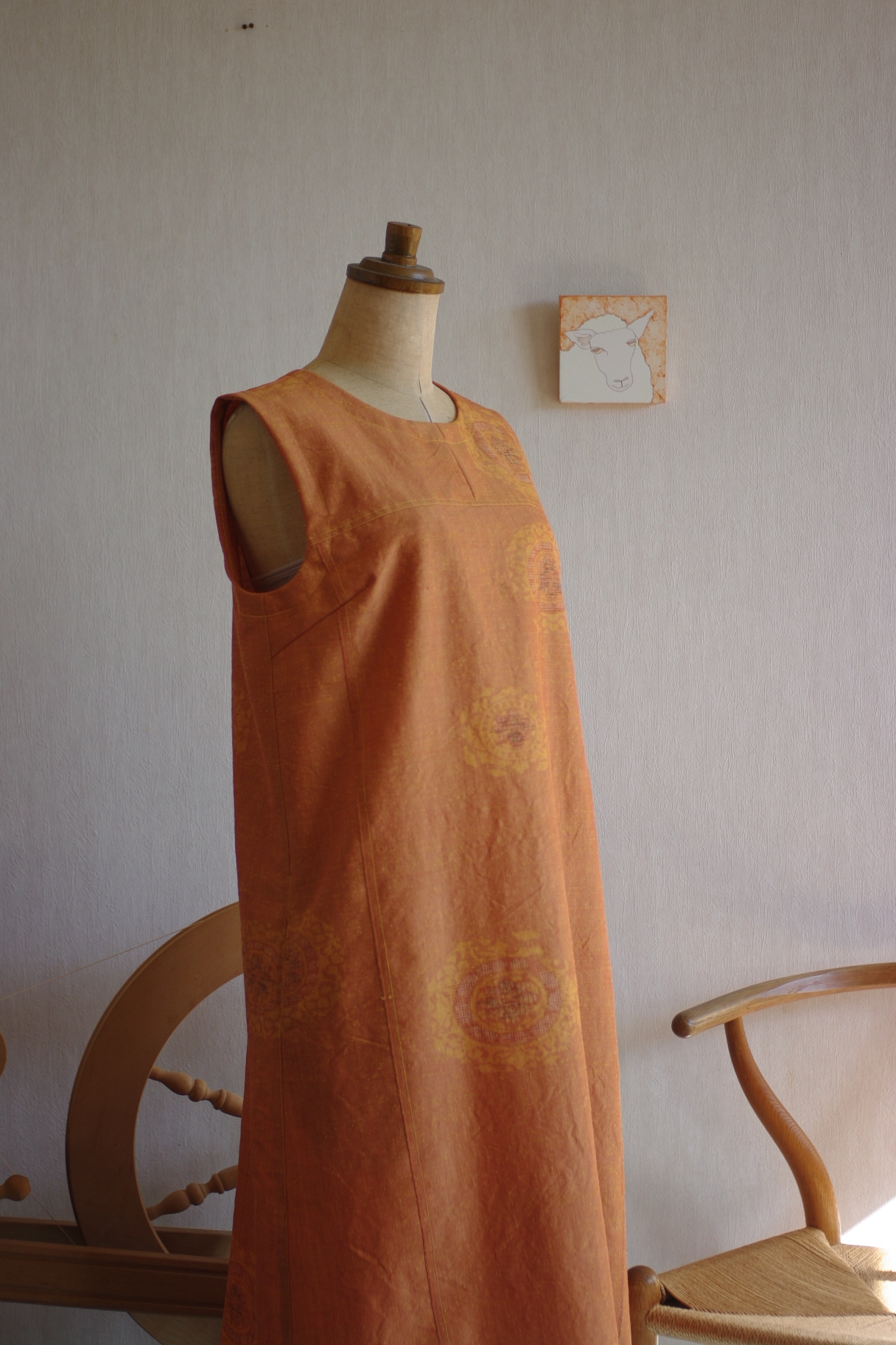 オレンジ色に向日葵模様の紬ロング丈ワンピース Iichi ハンドメイド クラフト作品 手仕事品の通販