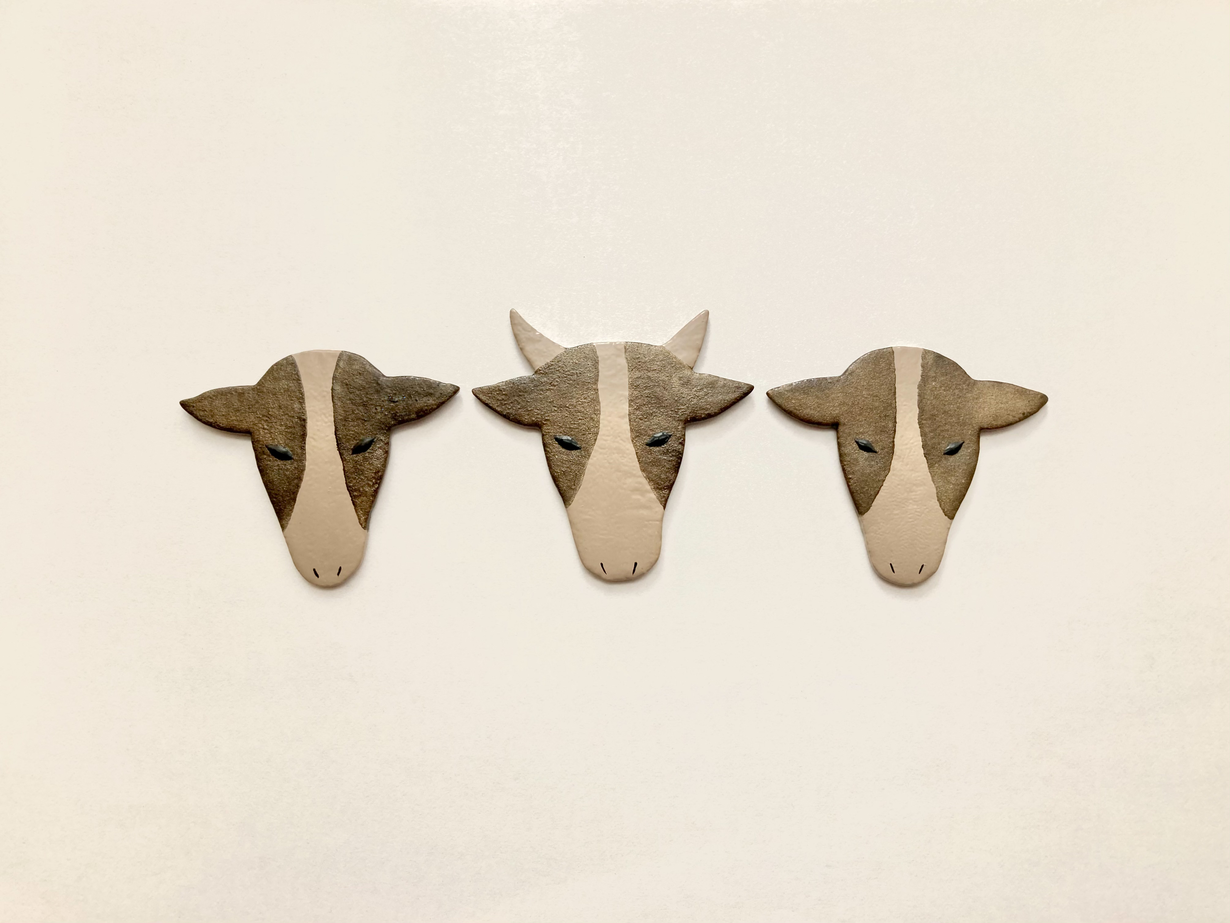 牛のブローチ 漆皮 Iichi ハンドメイド クラフト作品 手仕事品の通販