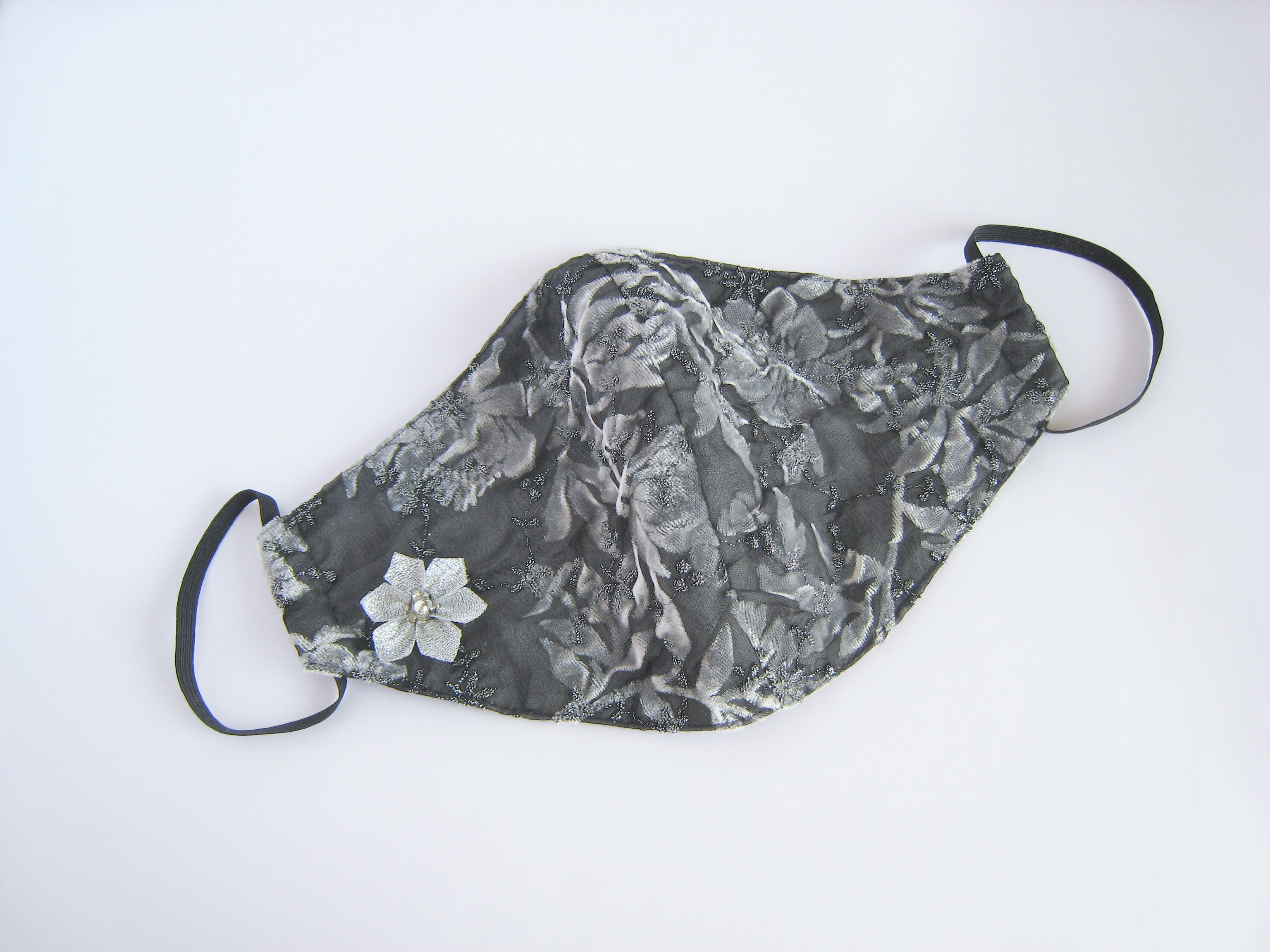 花柄のドレスマスク 黒 グレー Iichi ハンドメイド クラフト作品 手仕事品の通販