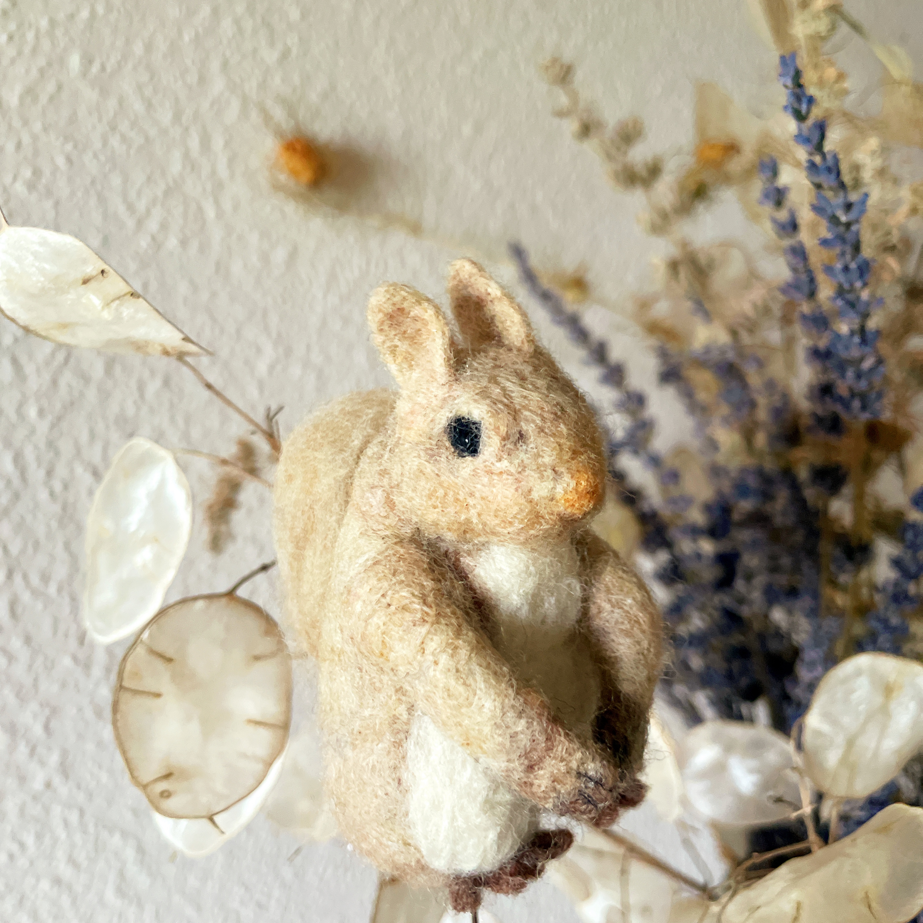 受注製作 羊毛フェルト モフモフしっぽの森のリス Iichi ハンドメイド クラフト作品 手仕事品の通販