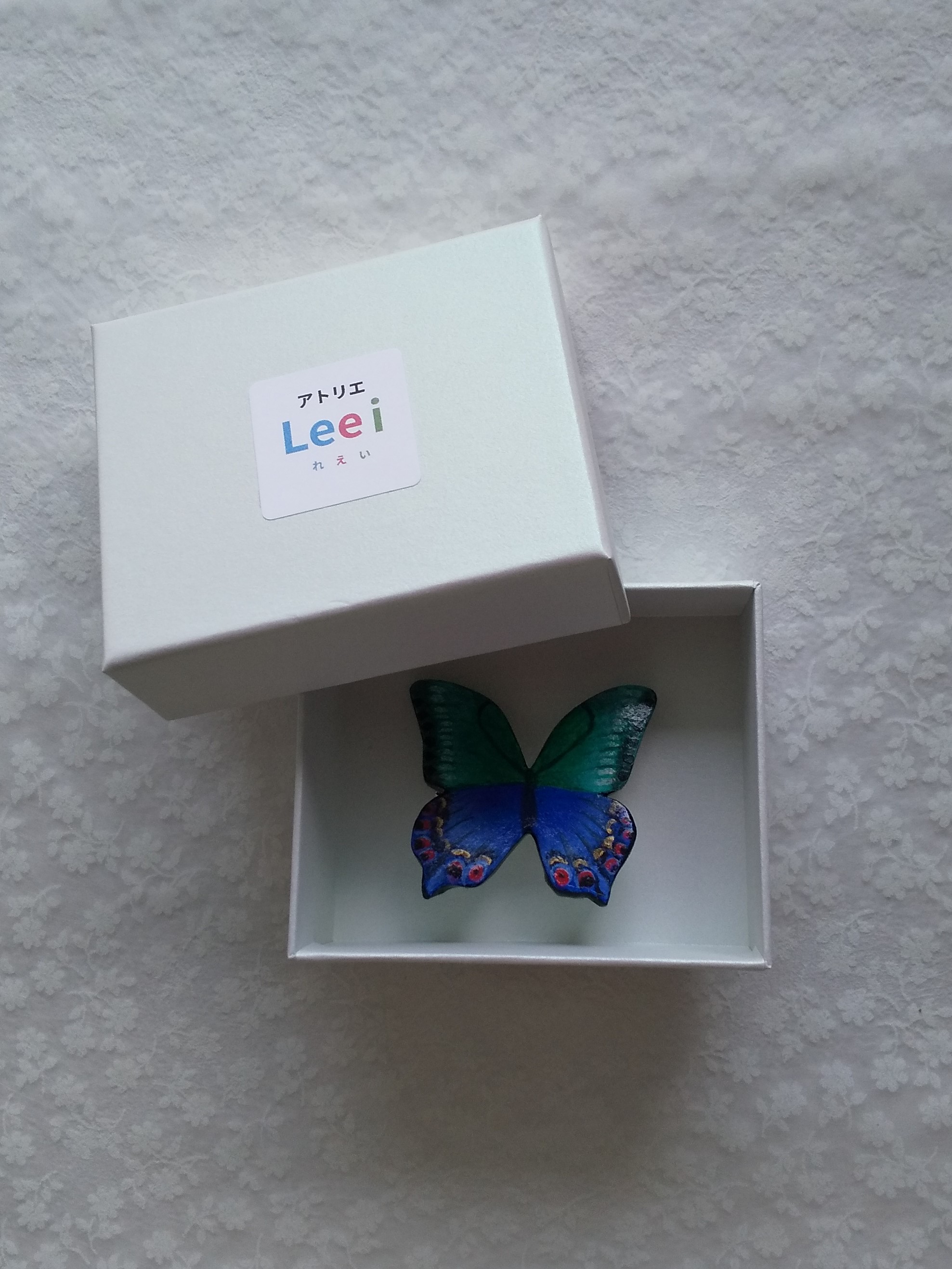 蝶々 ミヤマアゲハの仲間 １ Iichi ハンドメイド クラフト作品 手仕事品の通販