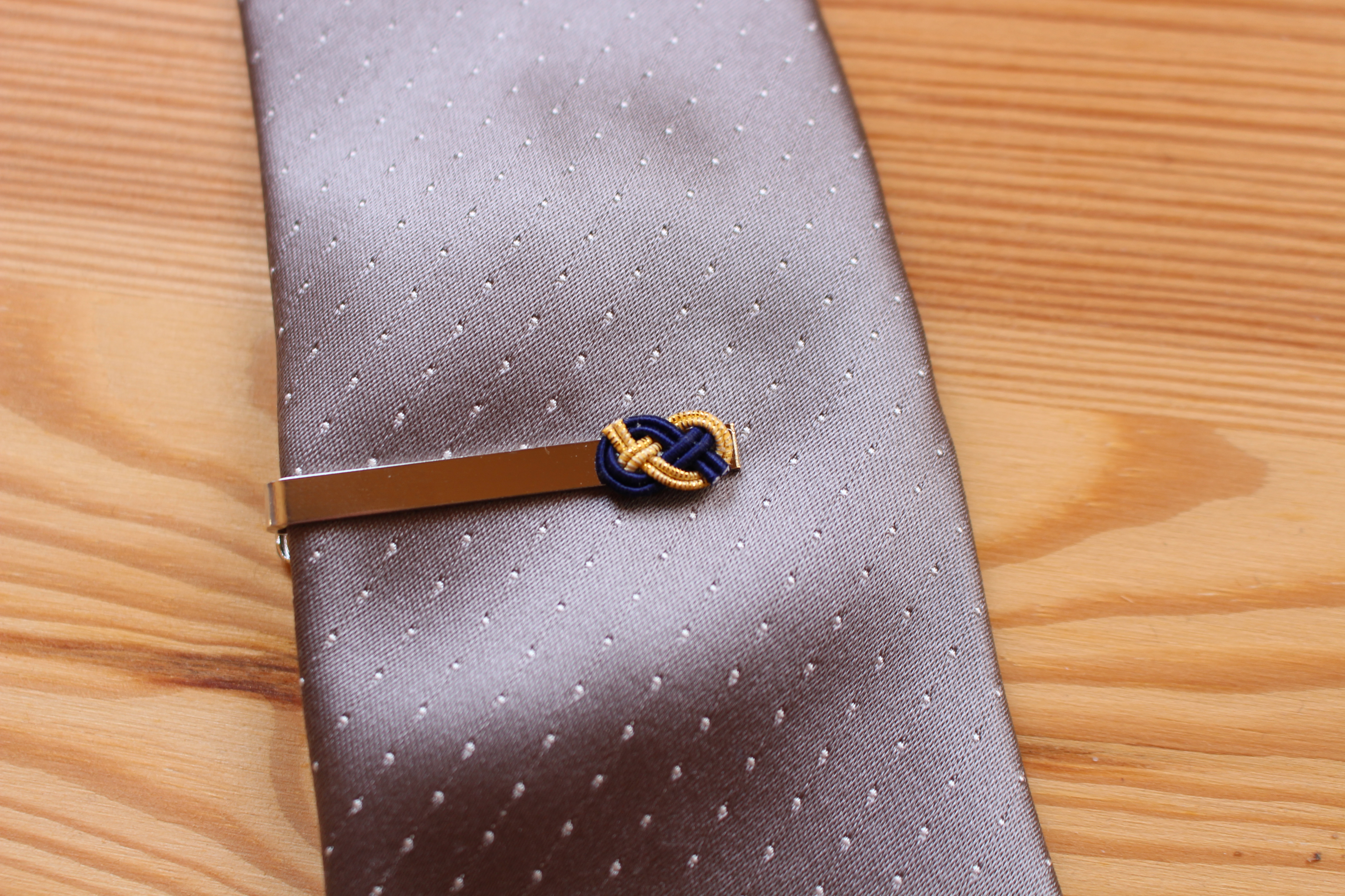 水引のネクタイピン 藍 金 結婚式 父の日 プレゼント お土産 海外 Iichi ハンドメイド クラフト作品 手仕事品の通販
