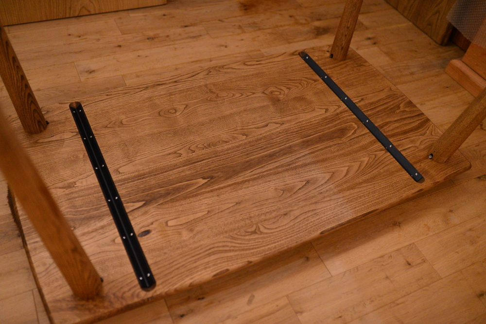 受注製作 オーク材よりも軽い 優しい形のアンティーク風マロンブラウン クリ 材の総無垢ダイニングテーブル サイズオーダー可 Iichi ハンドメイド クラフト作品 手仕事品の通販