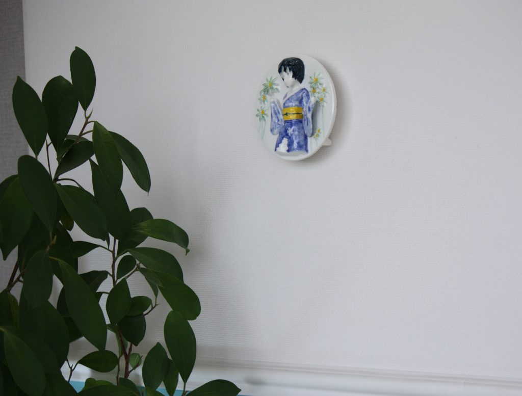 磁器製壁掛けインテリア アート 浴衣の女性 全国送料無料 Iichi ハンドメイド クラフト作品 手仕事品の通販
