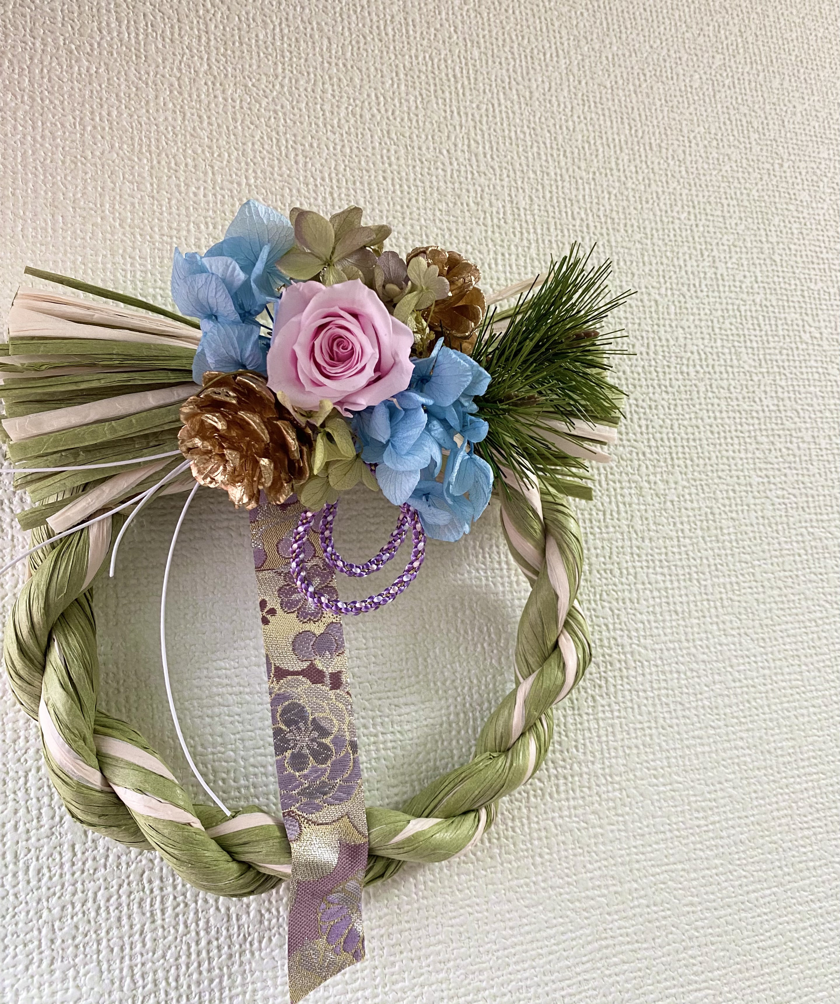 西陣織リボンとパステルマーブルのしめ飾り プリザ 造花 ドライ お正月 Iichi ハンドメイド クラフト作品 手仕事品の通販