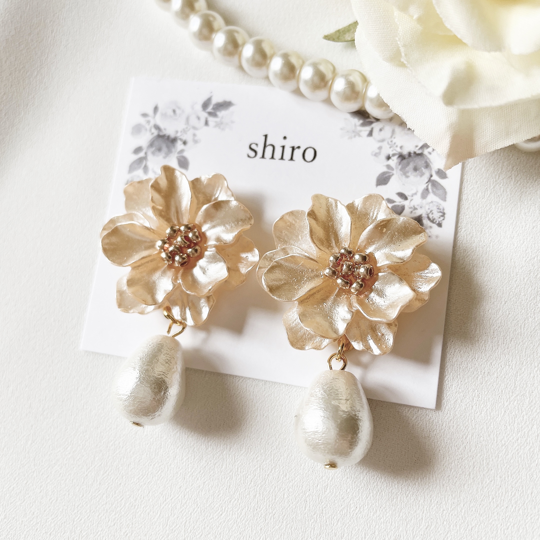 春待ち桜色 フラワーカボションとコットンパールのピアス 結婚式 フォーマル 成人式 卒業式 入学式 Iichi ハンドメイド クラフト作品 手仕事品の通販