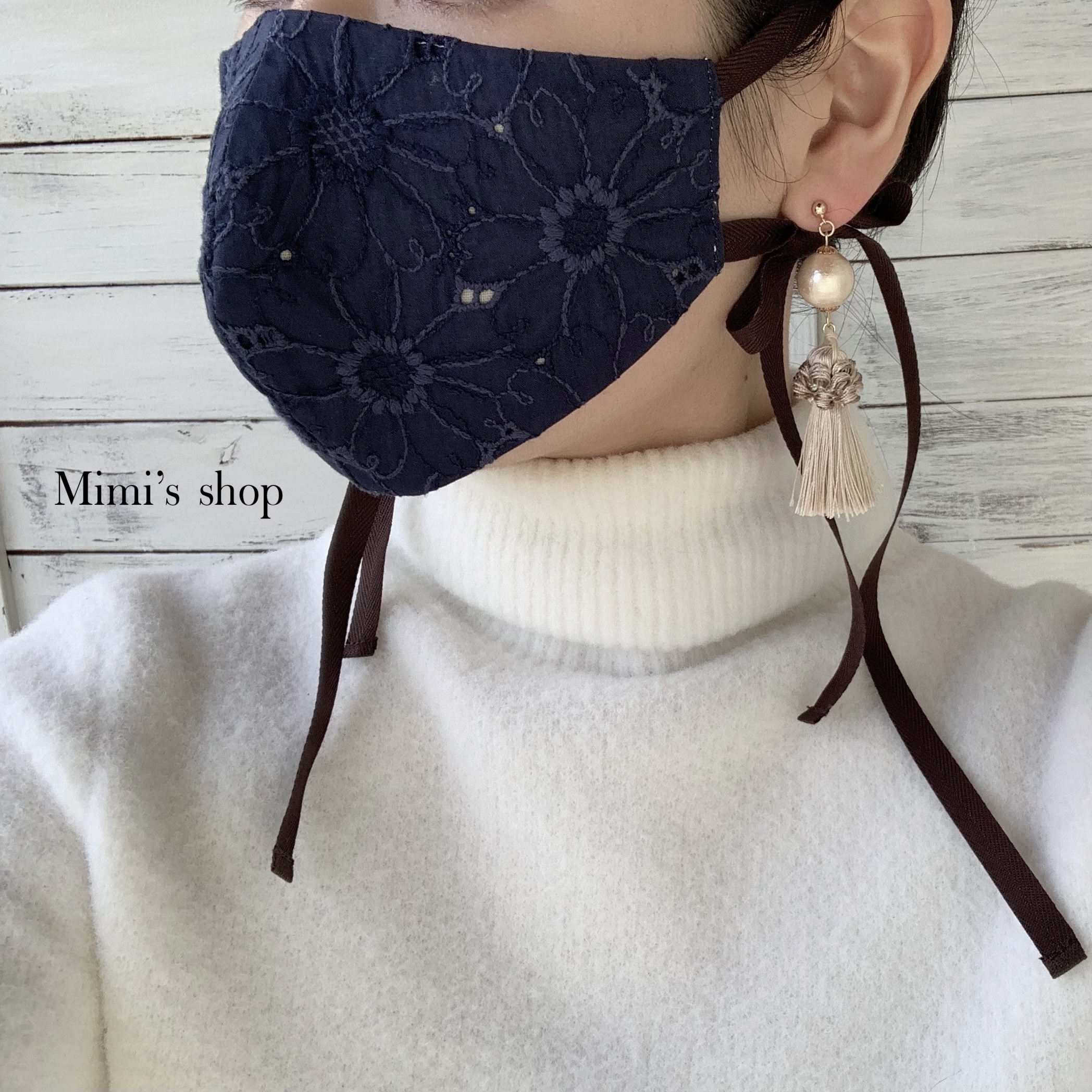 コットンレースの小顔見せリボンマスク ダブルガーゼ ネイビー ブルー 紺色 花柄 肌荒れしない 洗える オールシーズン Iichi ハンドメイド クラフト作品 手仕事品の通販