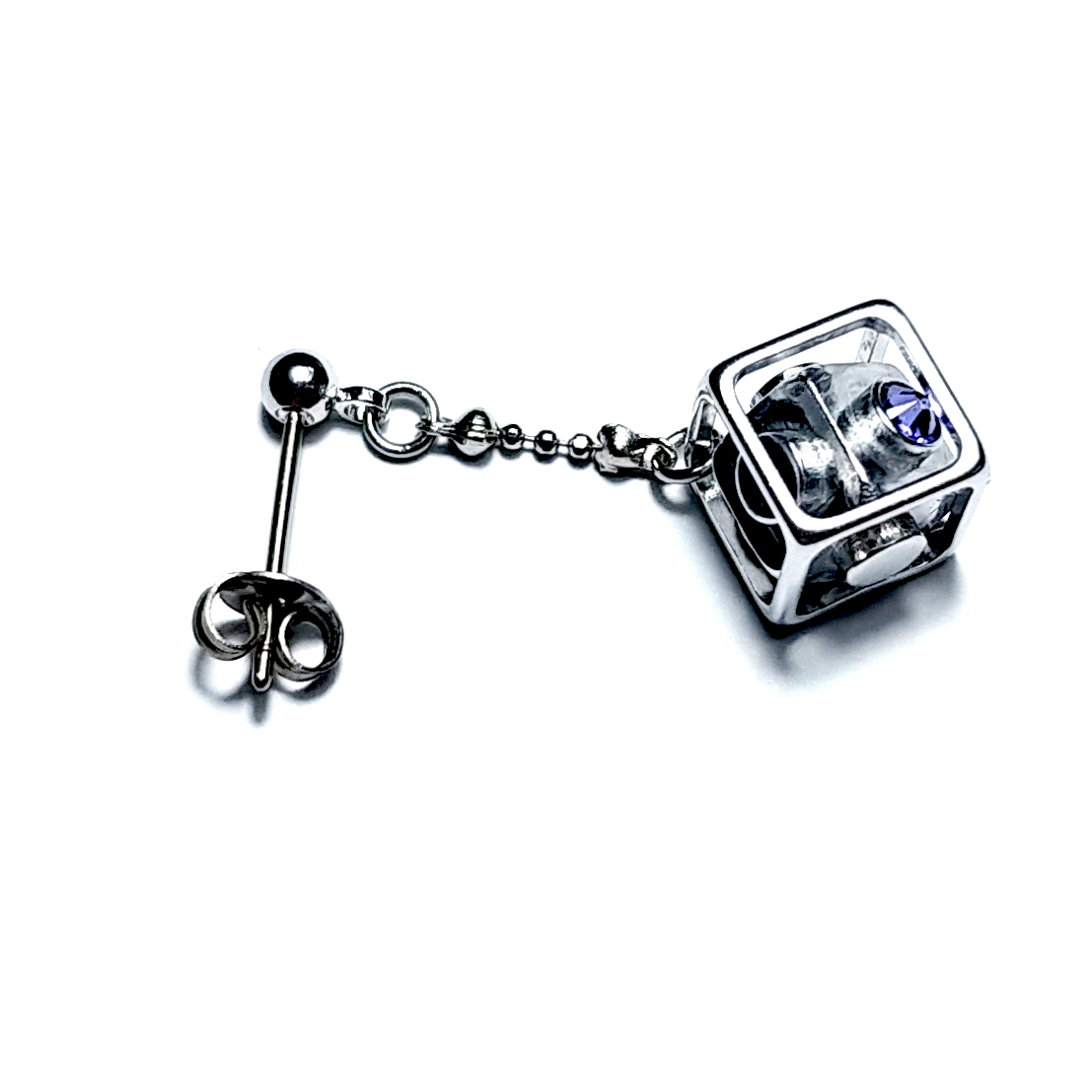 片耳用 願いを込めて 煌めくスワロ キューブピアス イヤリング プレゼントにもおしゃれ Iichi ハンドメイド クラフト作品 手仕事品の通販