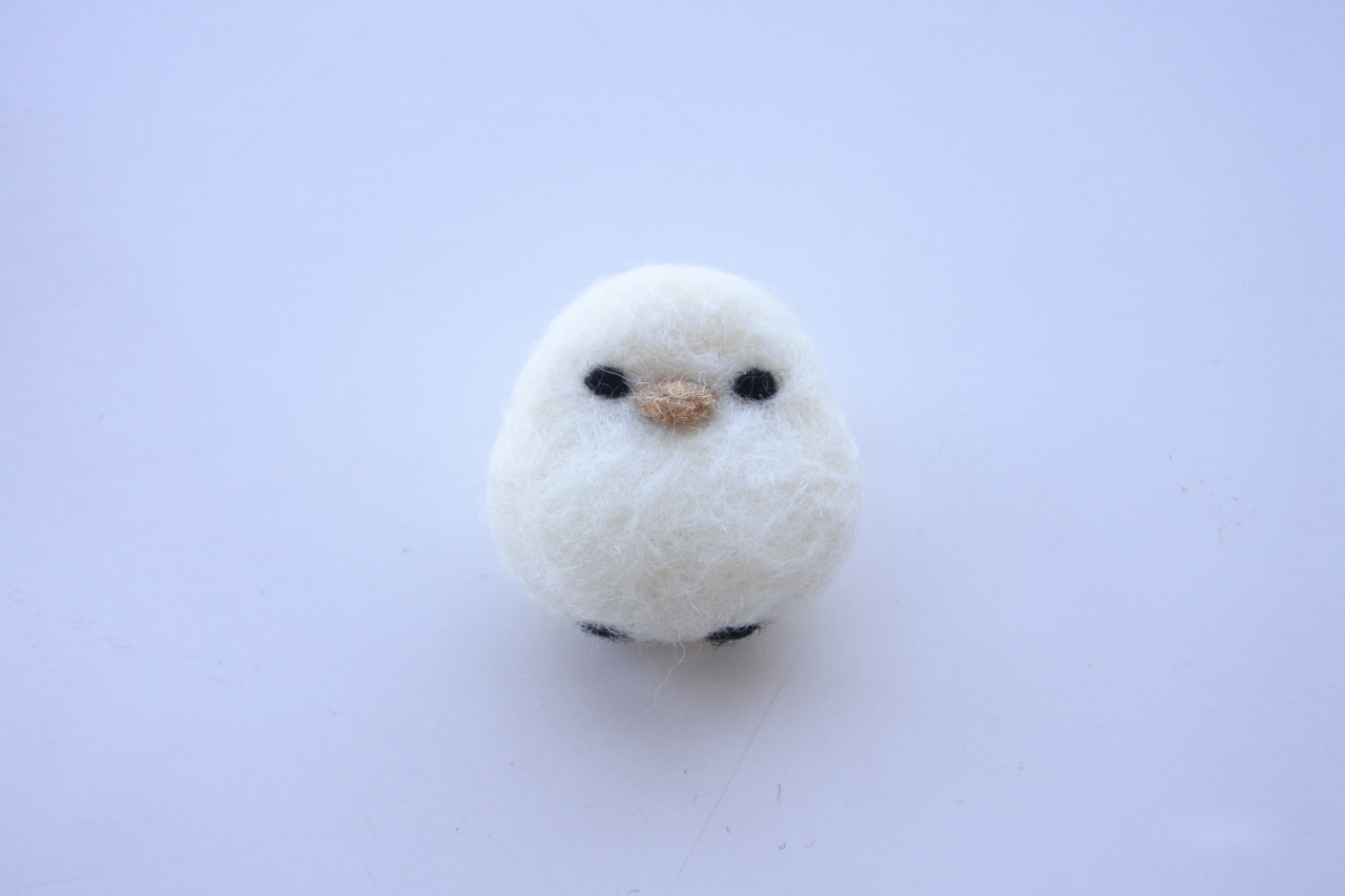 シマエナガさんブローチ Iichi ハンドメイド クラフト作品 手仕事品の通販