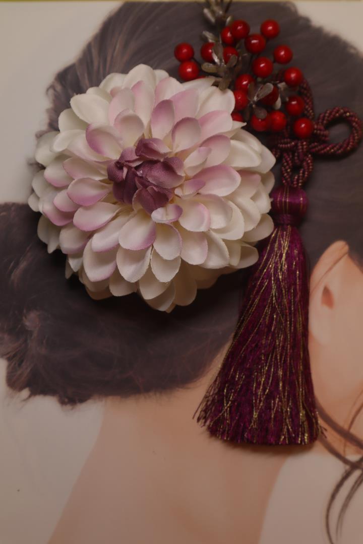 ふっくらダリアと南天 タッセル 和装髪飾りセット Iichi ハンドメイド クラフト作品 手仕事品の通販
