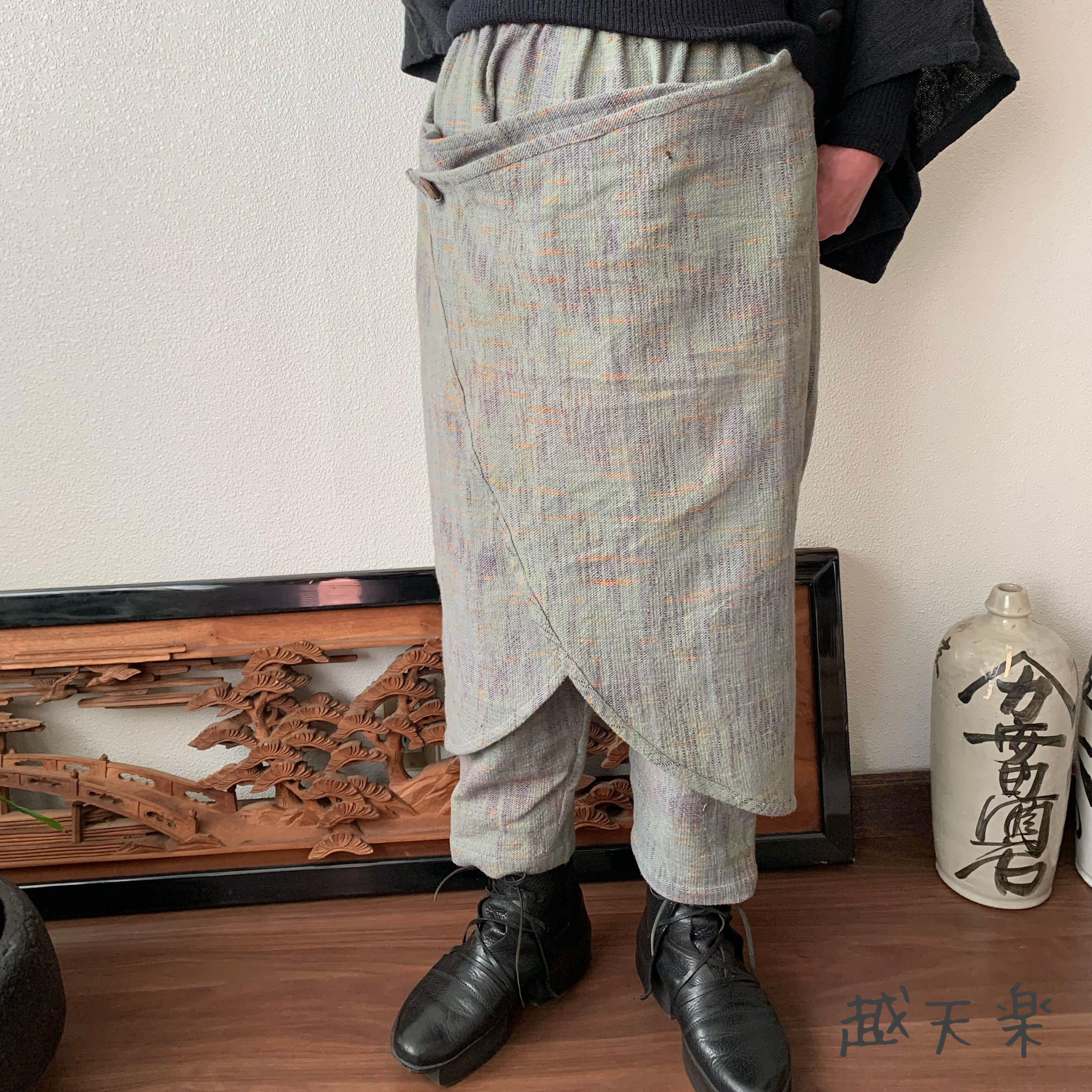 前後布スカート風手織り綿クロップドパンツ 前布の後ろ布の動きが楽しくガウチョ丈ですっきりパンツ ベージュ絣 Iichi ハンドメイド クラフト作品 手仕事品の通販