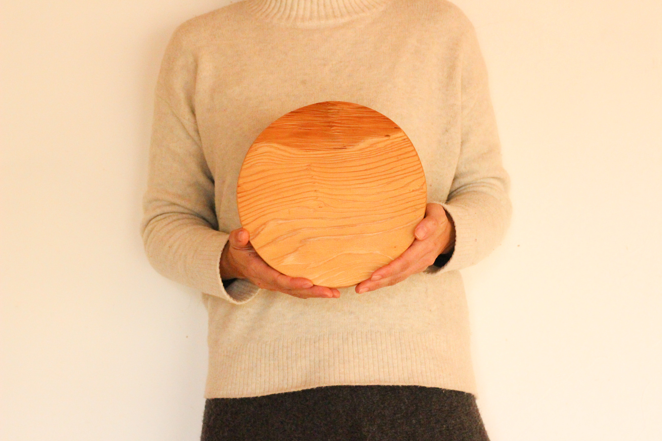 木のお皿 中くらいの丸耳つき 5 Iichi ハンドメイド クラフト作品 手仕事品の通販