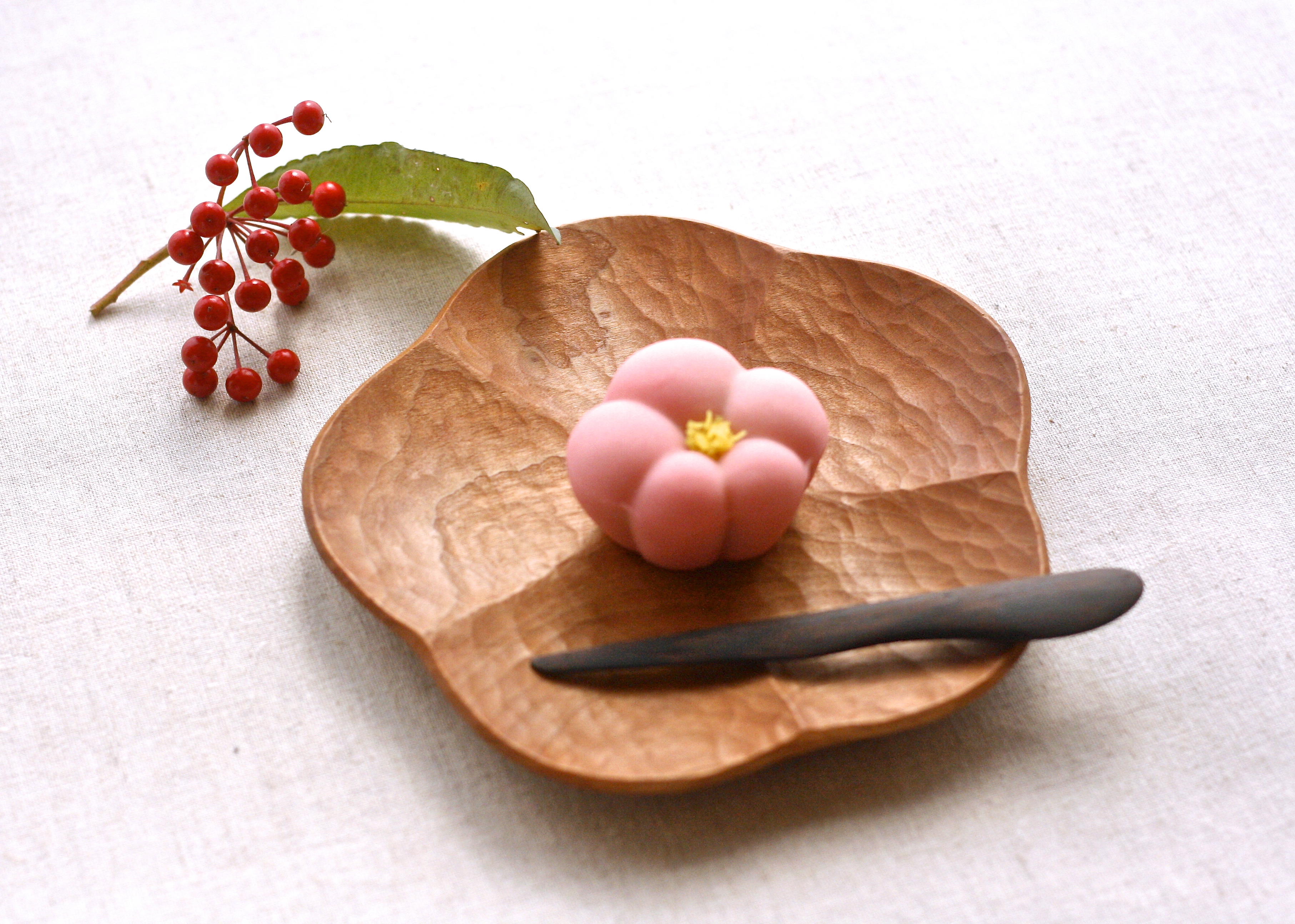 木彫りの花皿 チェリー Iichi ハンドメイド クラフト作品 手仕事品の通販