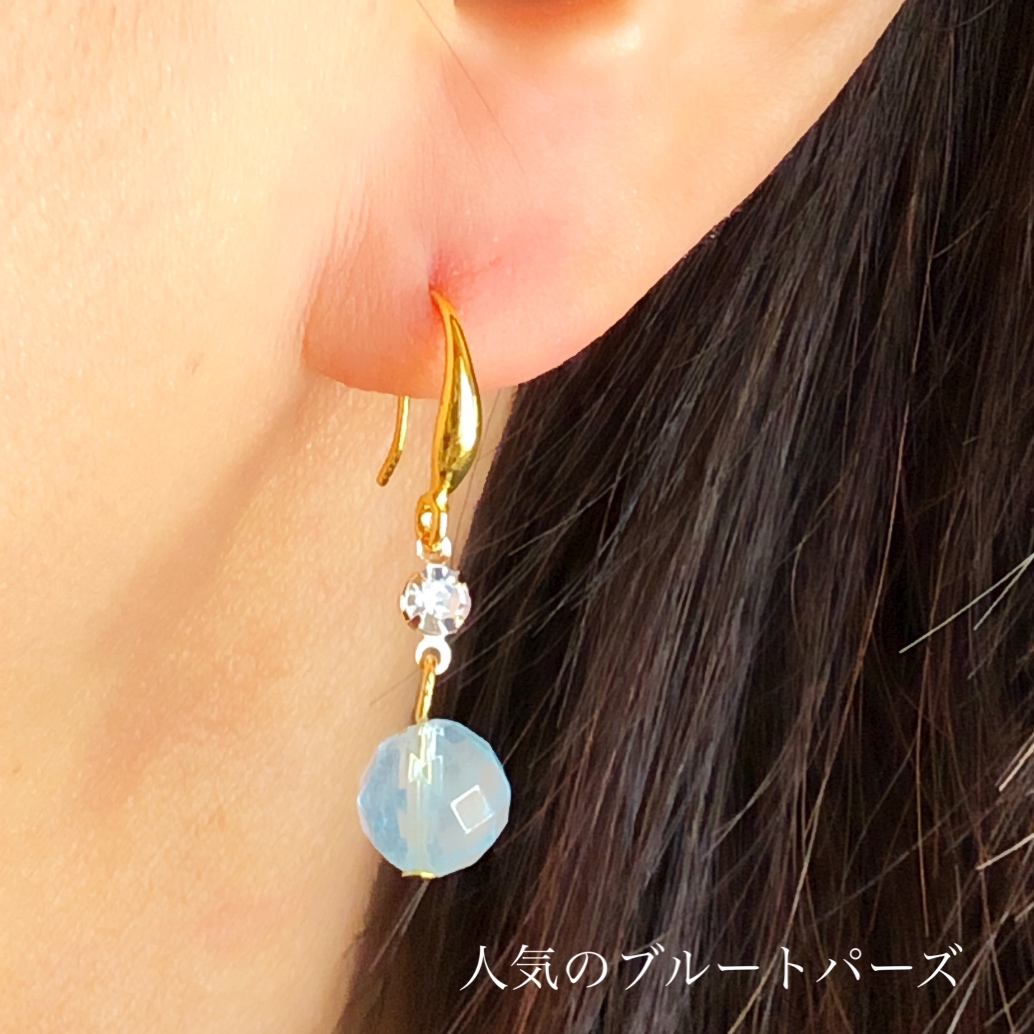カットが綺麗なブルートパーズ キラキラピアス シルバー925 イヤリング変更無料 Iichi ハンドメイド クラフト作品 手仕事品の通販